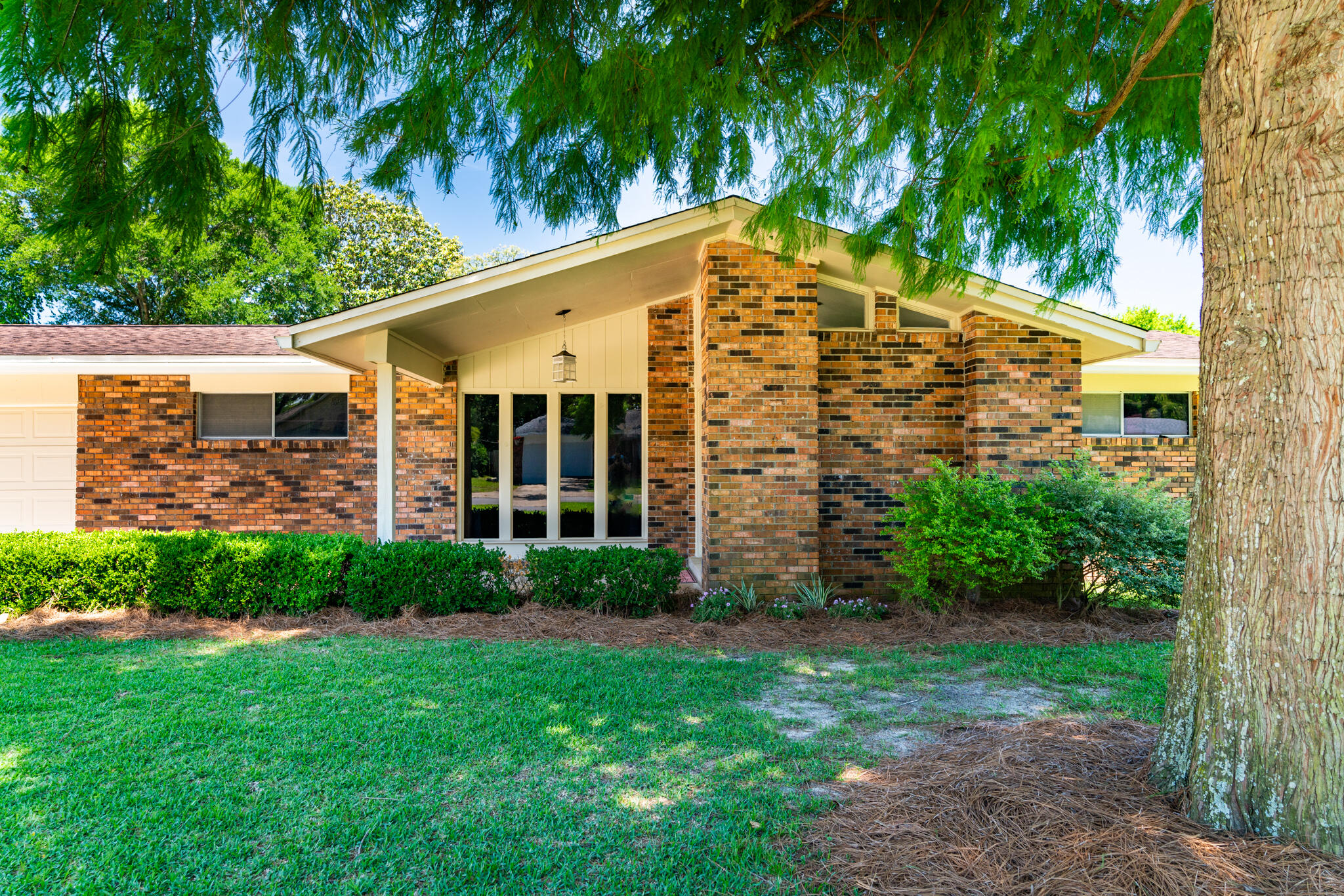 COUNTRY CLUB ESTATES 1ST ADDN - Residential