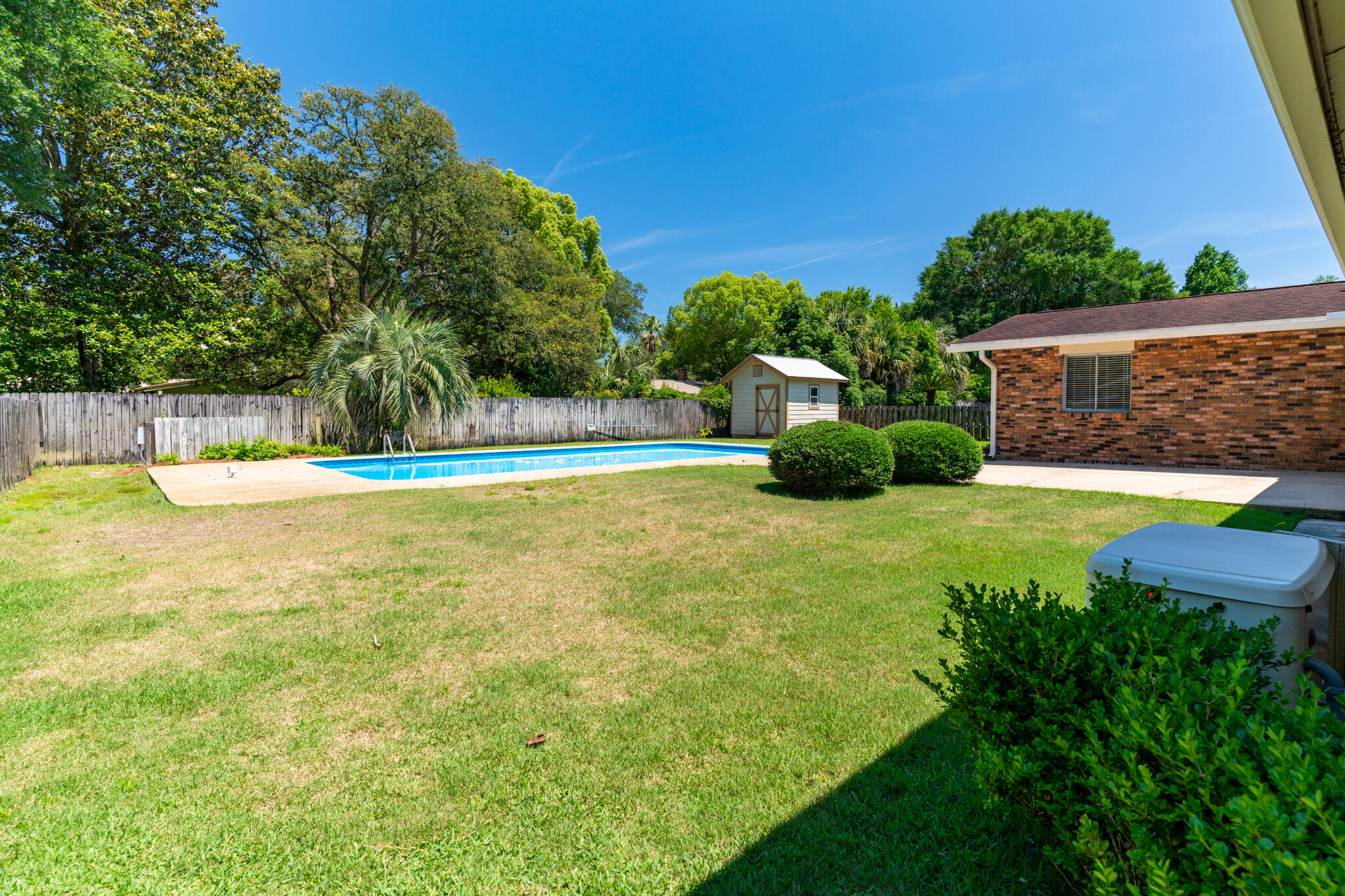 COUNTRY CLUB ESTATES 1ST ADDN - Residential
