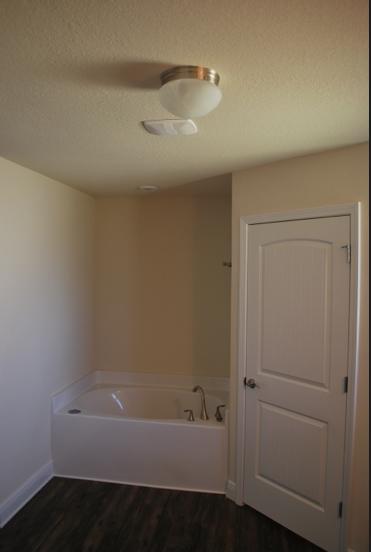 HIDDEN VALLEY - Residential