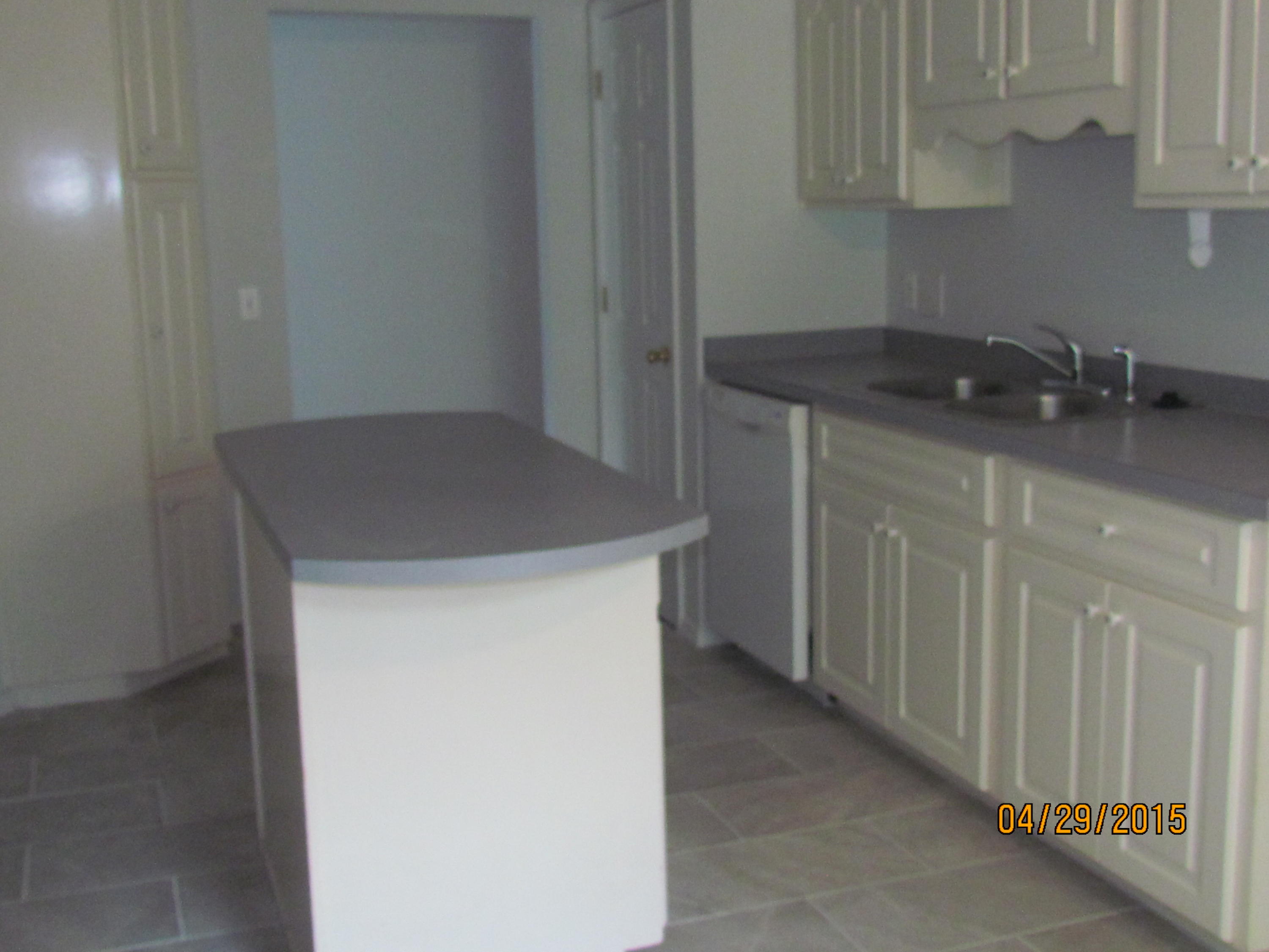 PARKWOOD SQUARE PH 1 - Residential Lease