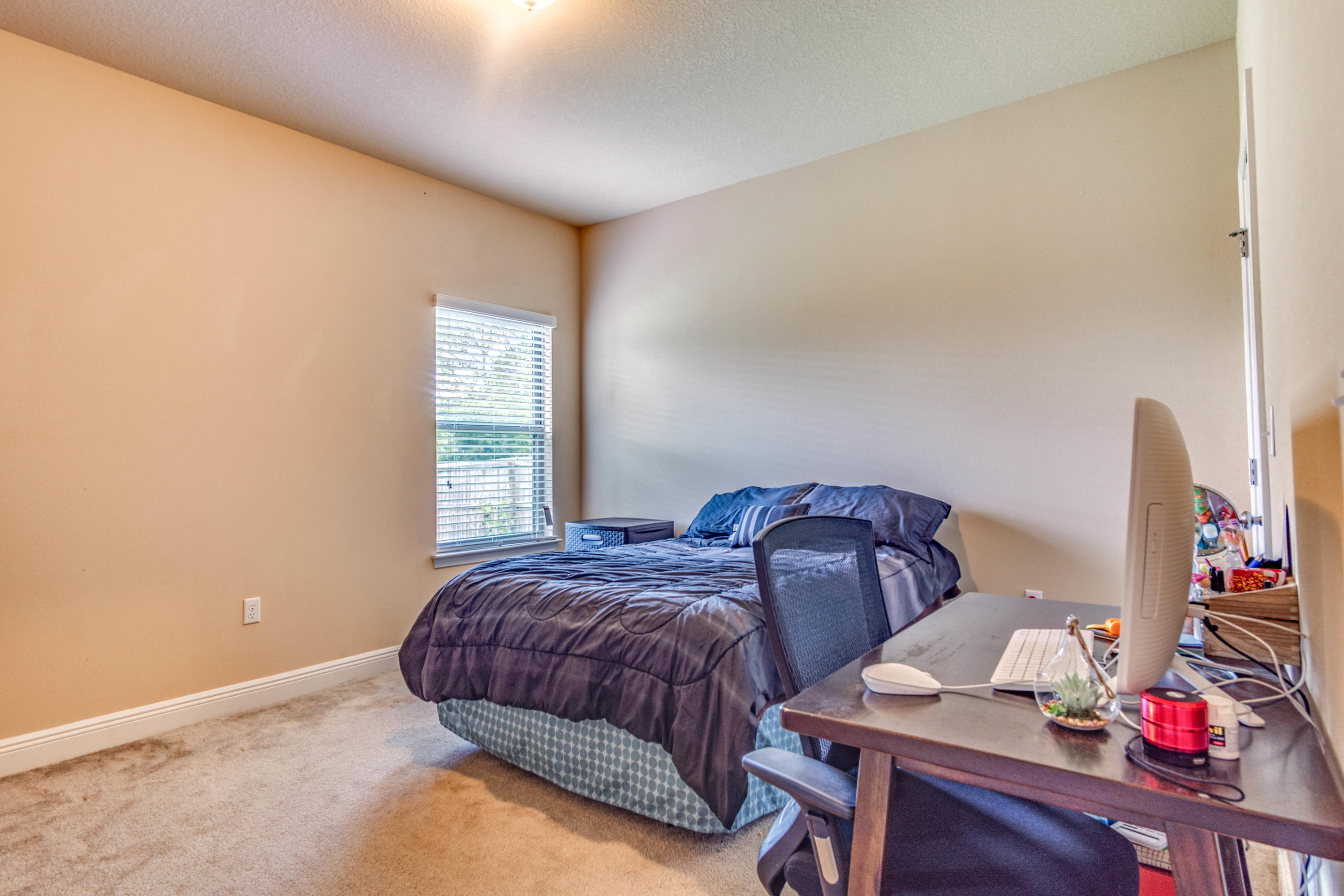 AUTUMN WOODS - Residential