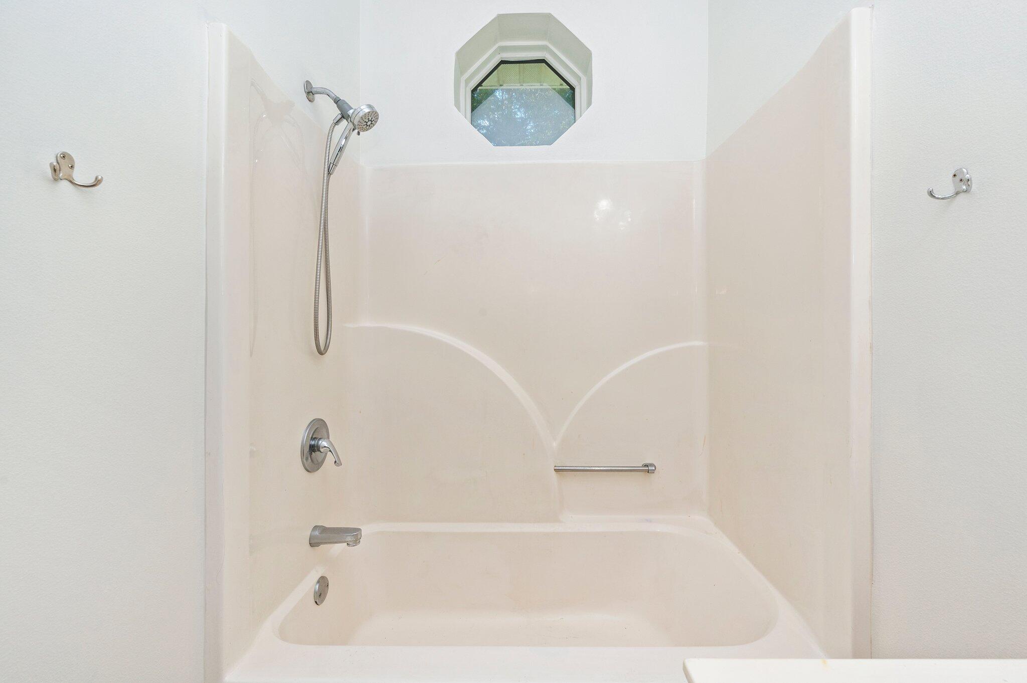 HUNTINGTON S/D PH 1 - Residential Lease