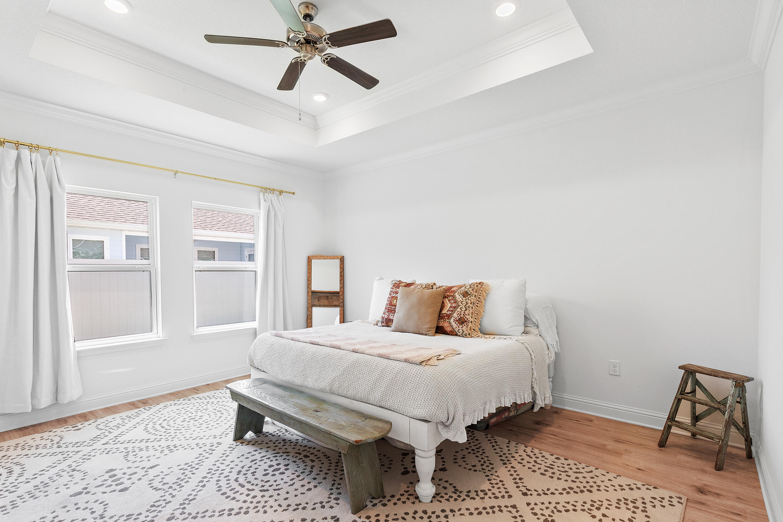 LAKEVIEW - Residential