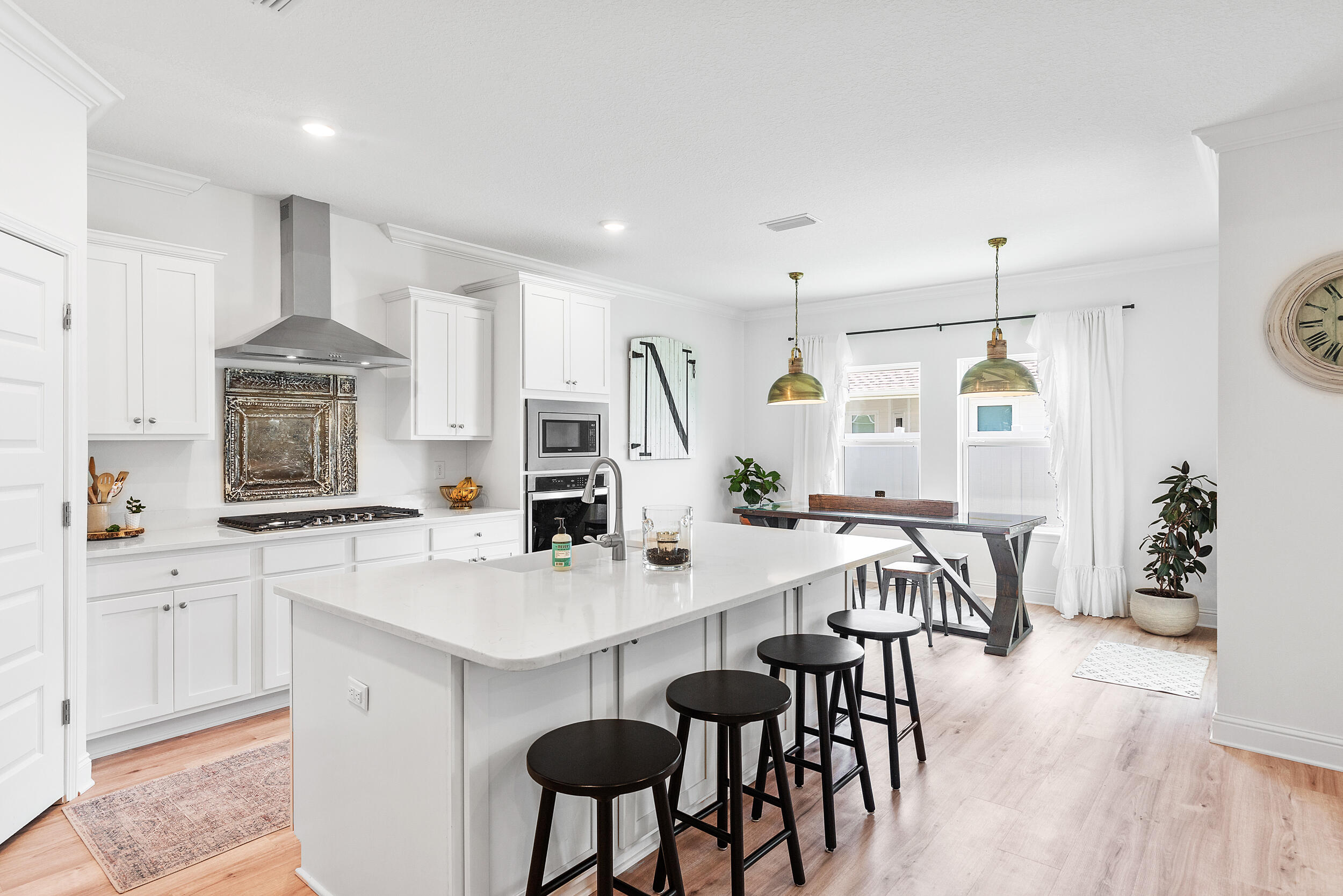 LAKEVIEW - Residential