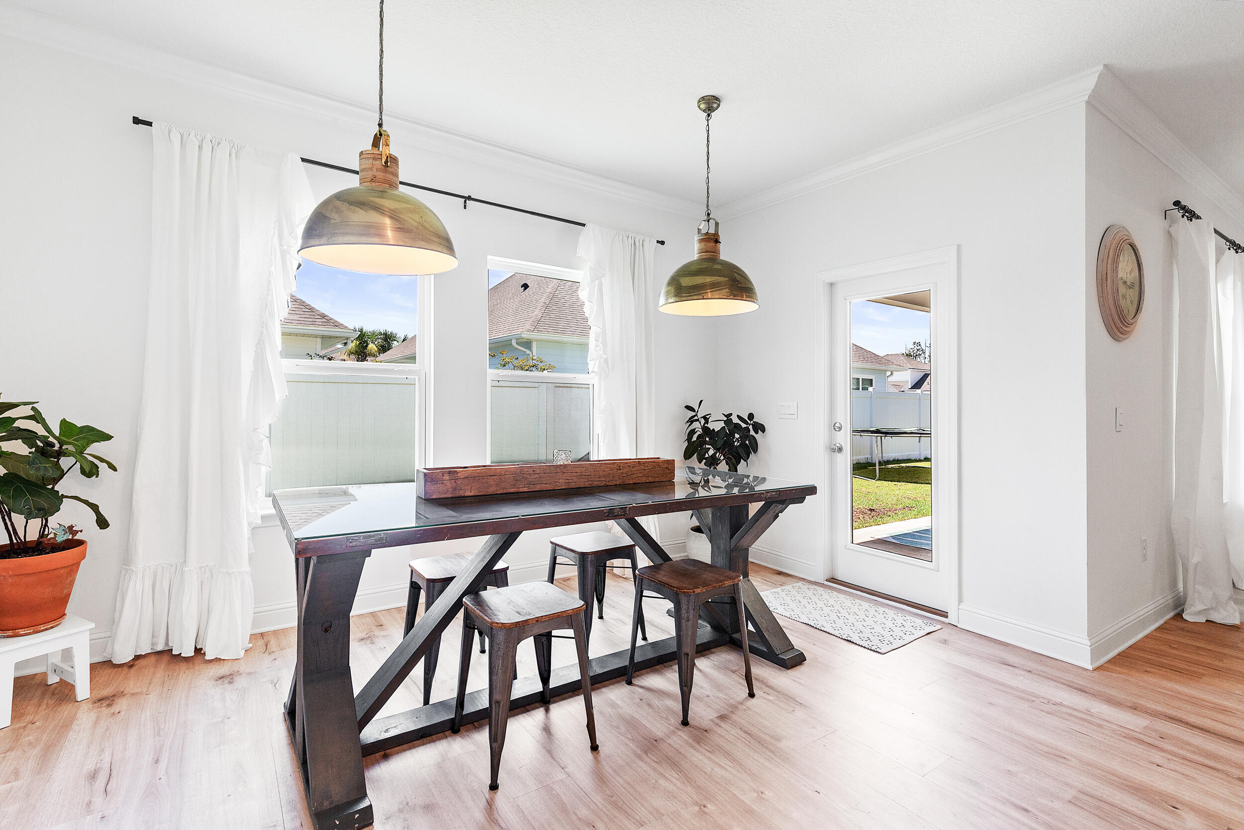 LAKEVIEW - Residential