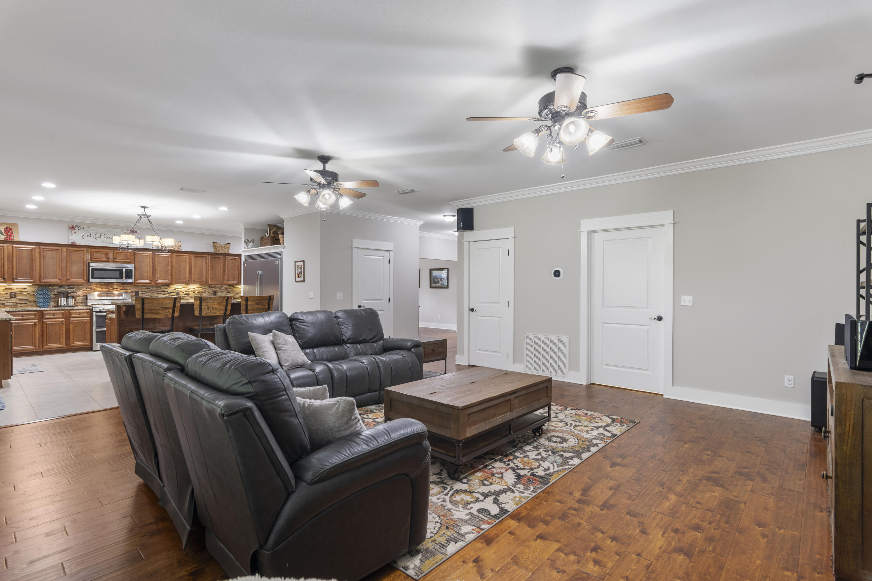 ALCONESE PLACE - Residential