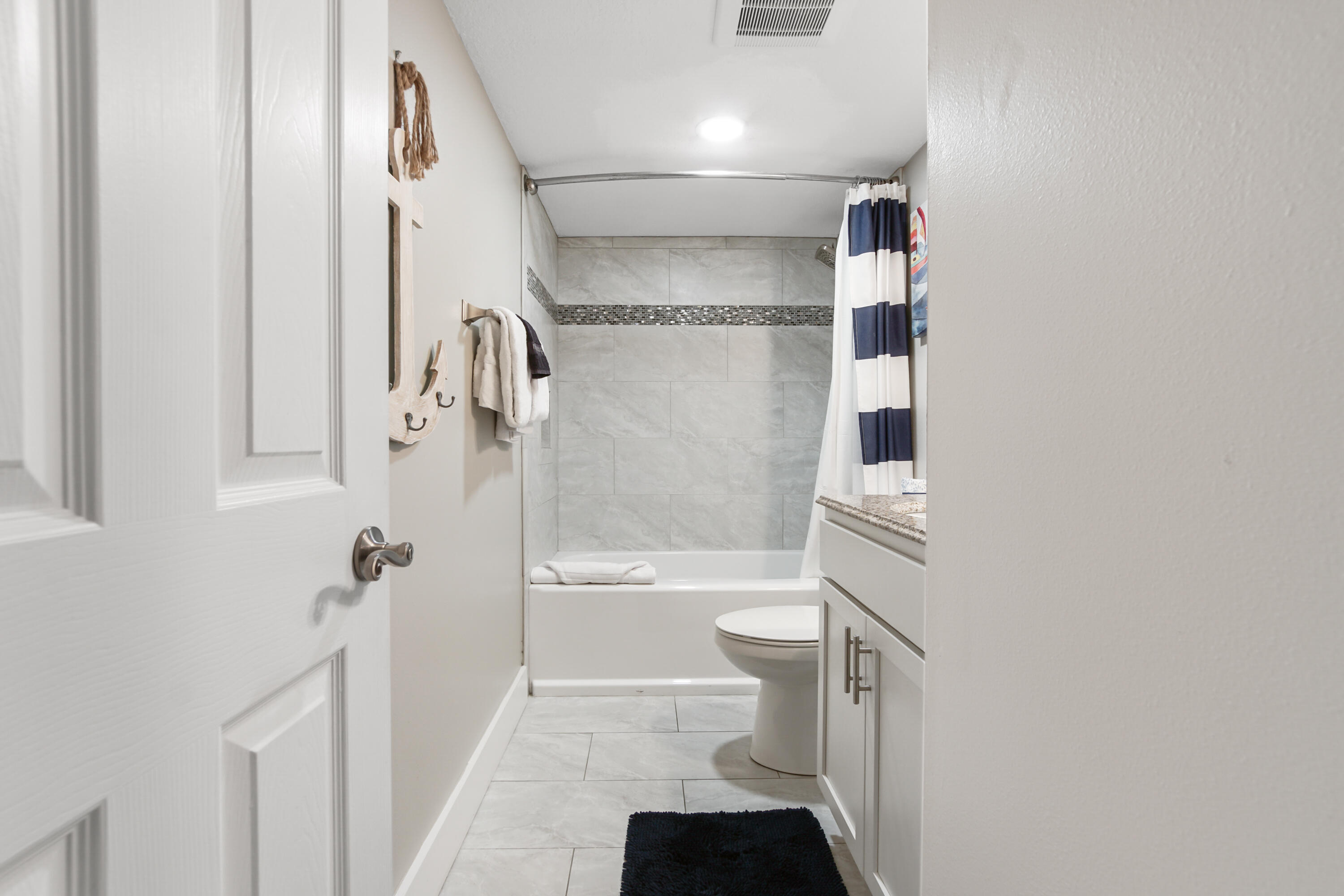 SHORELINE TOWERS 3 - Residential