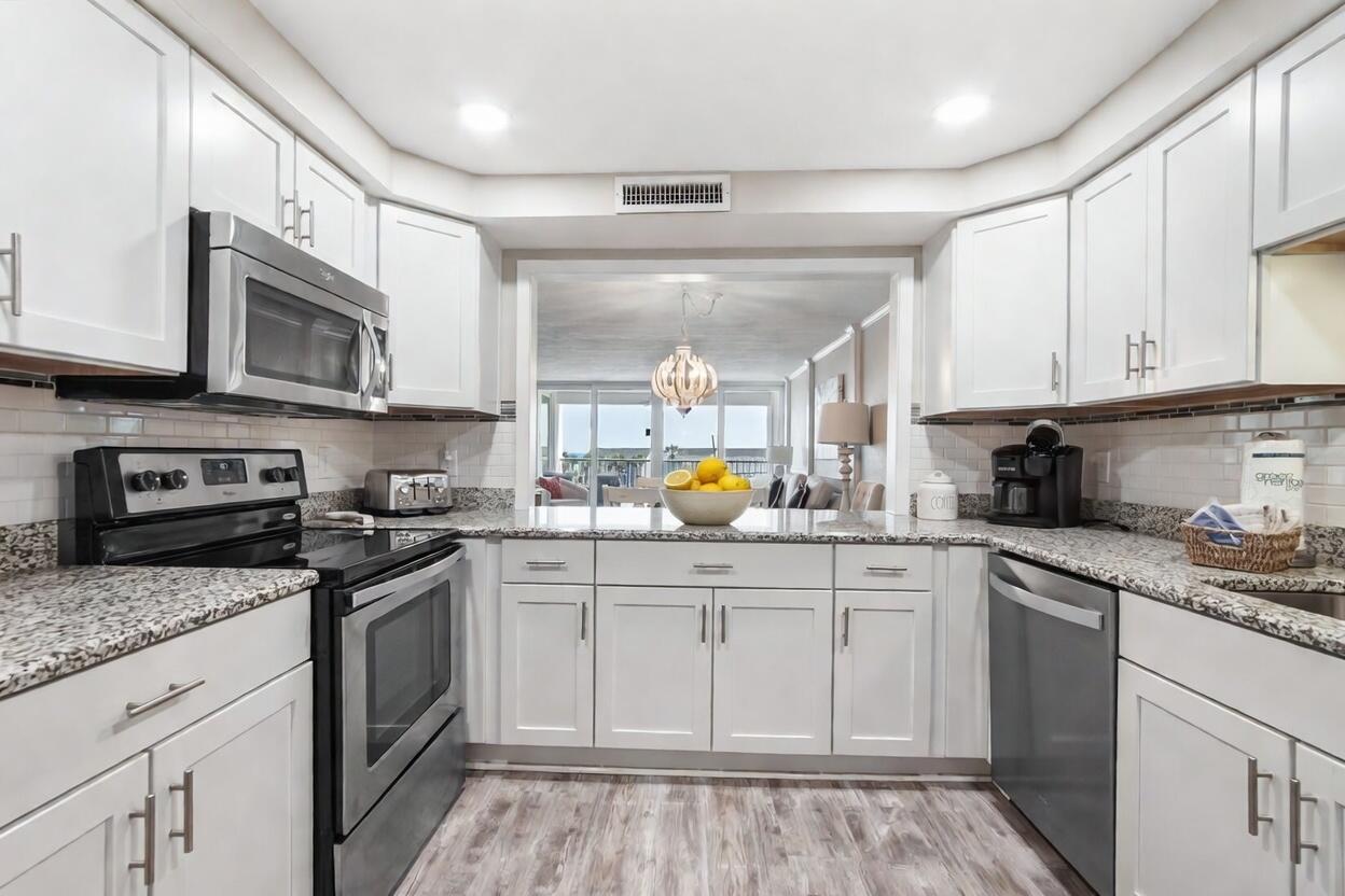 SHORELINE TOWERS 3 - Residential