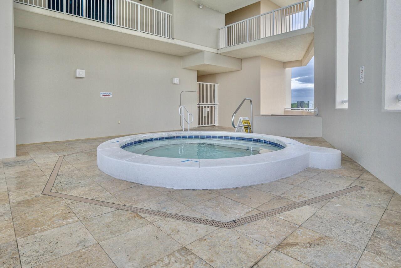 PALAZZO CONDOMINIUM - Residential