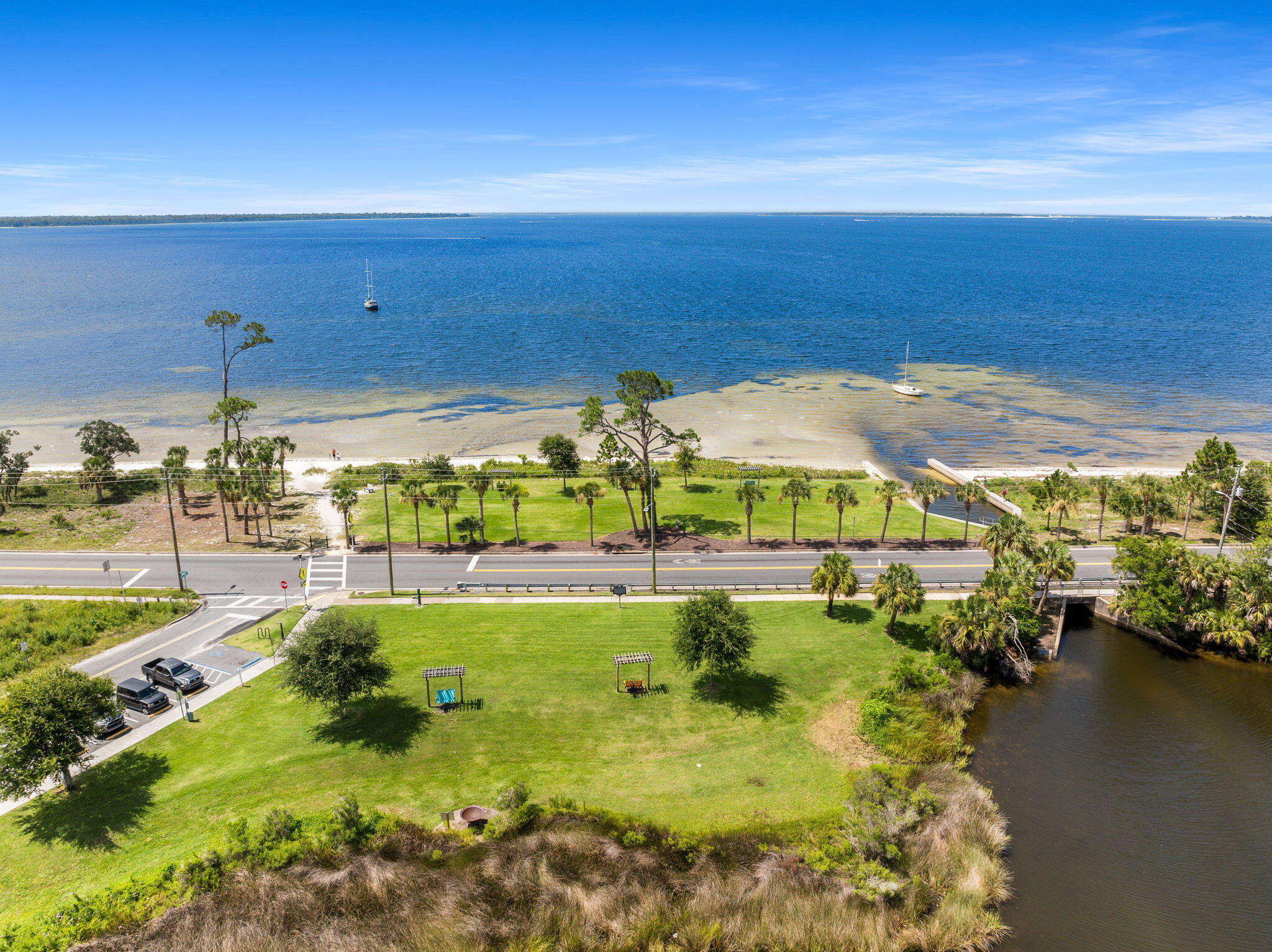 BAYSIDE - Residential