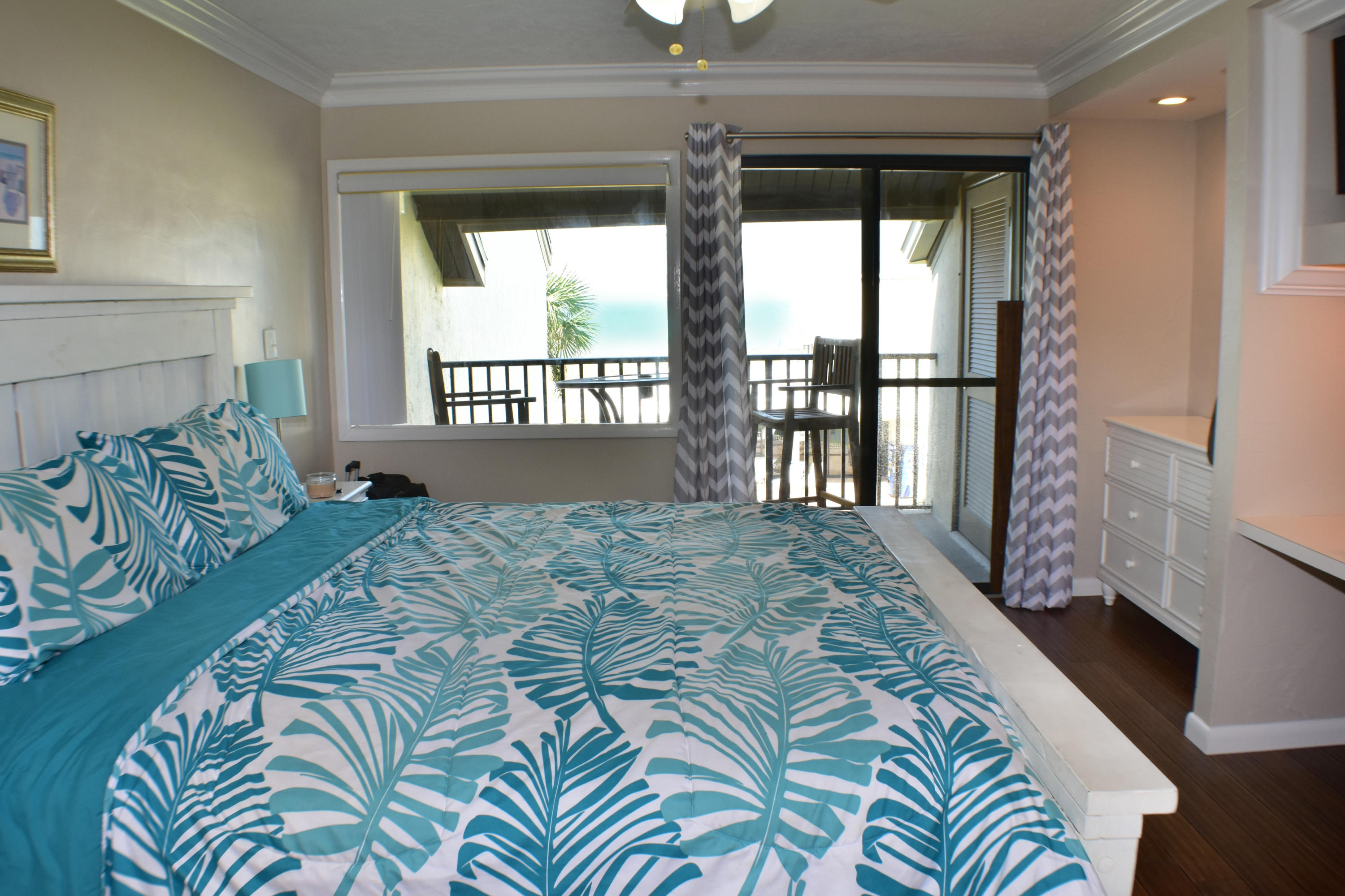 SUGAR BEACH Condos - Residential