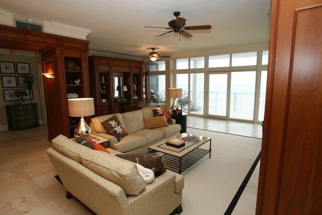 REGENCY TOWERS - Residential