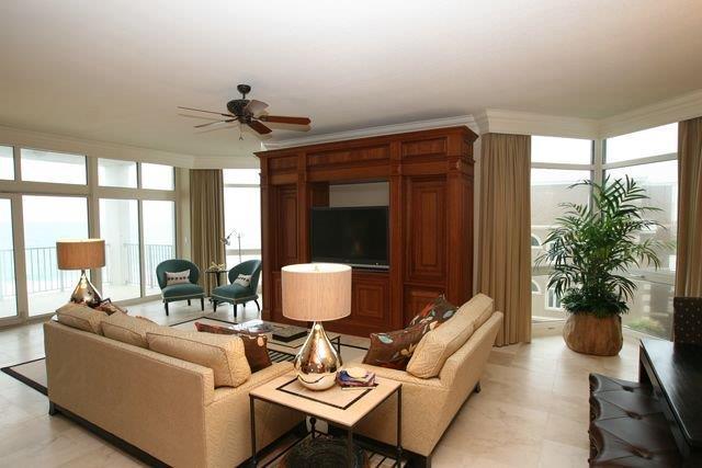 REGENCY TOWERS - Residential