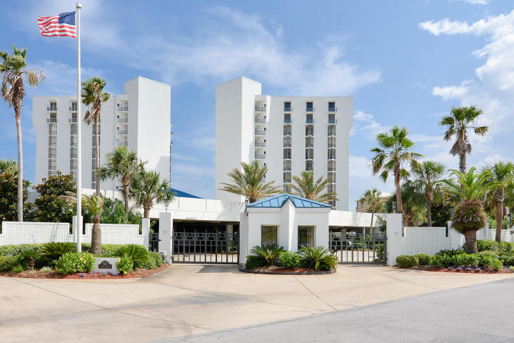 REGENCY TOWERS - Residential