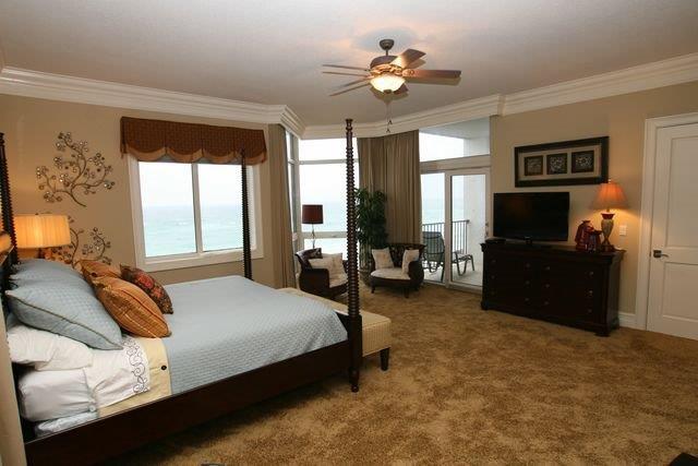 REGENCY TOWERS - Residential