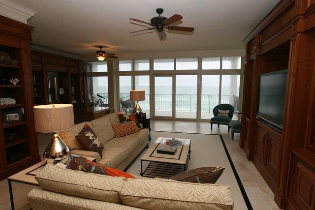 REGENCY TOWERS - Residential