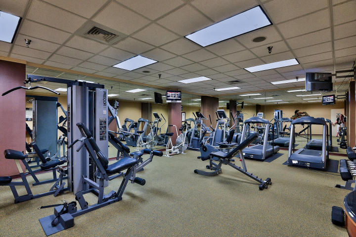 REGENCY TOWERS - Residential