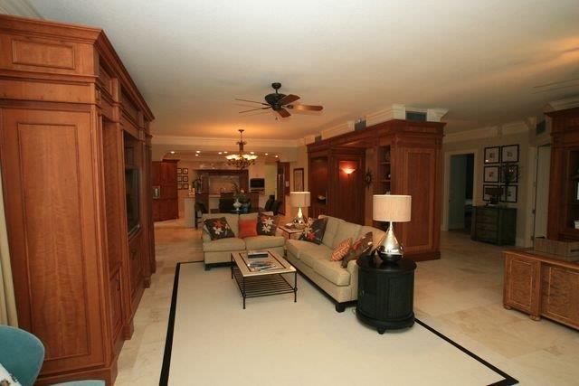 REGENCY TOWERS - Residential