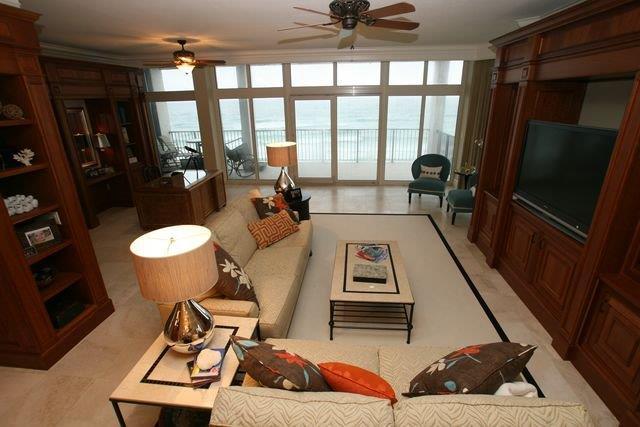 REGENCY TOWERS - Residential