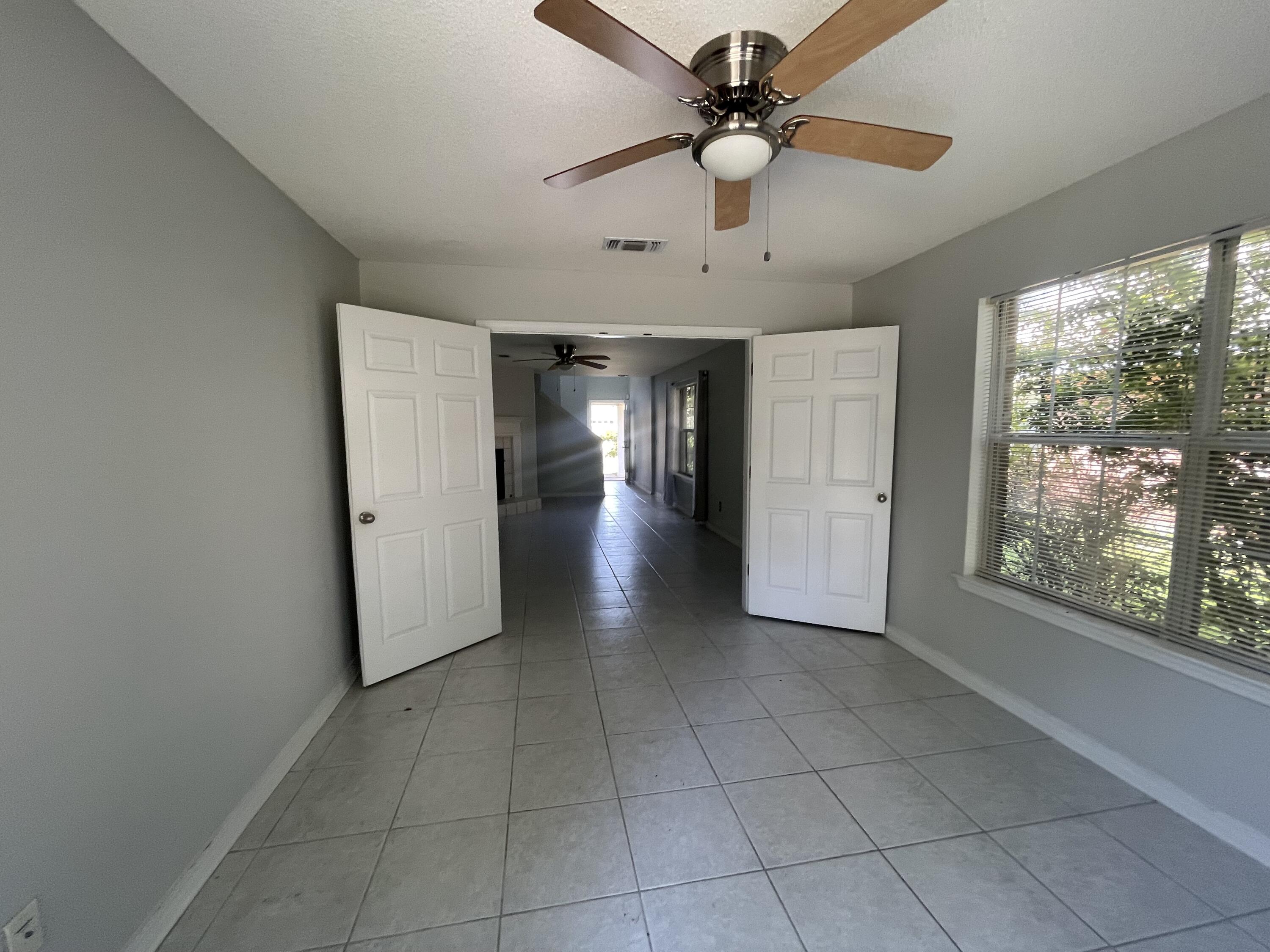 PARKER'S LANDING - Residential Lease