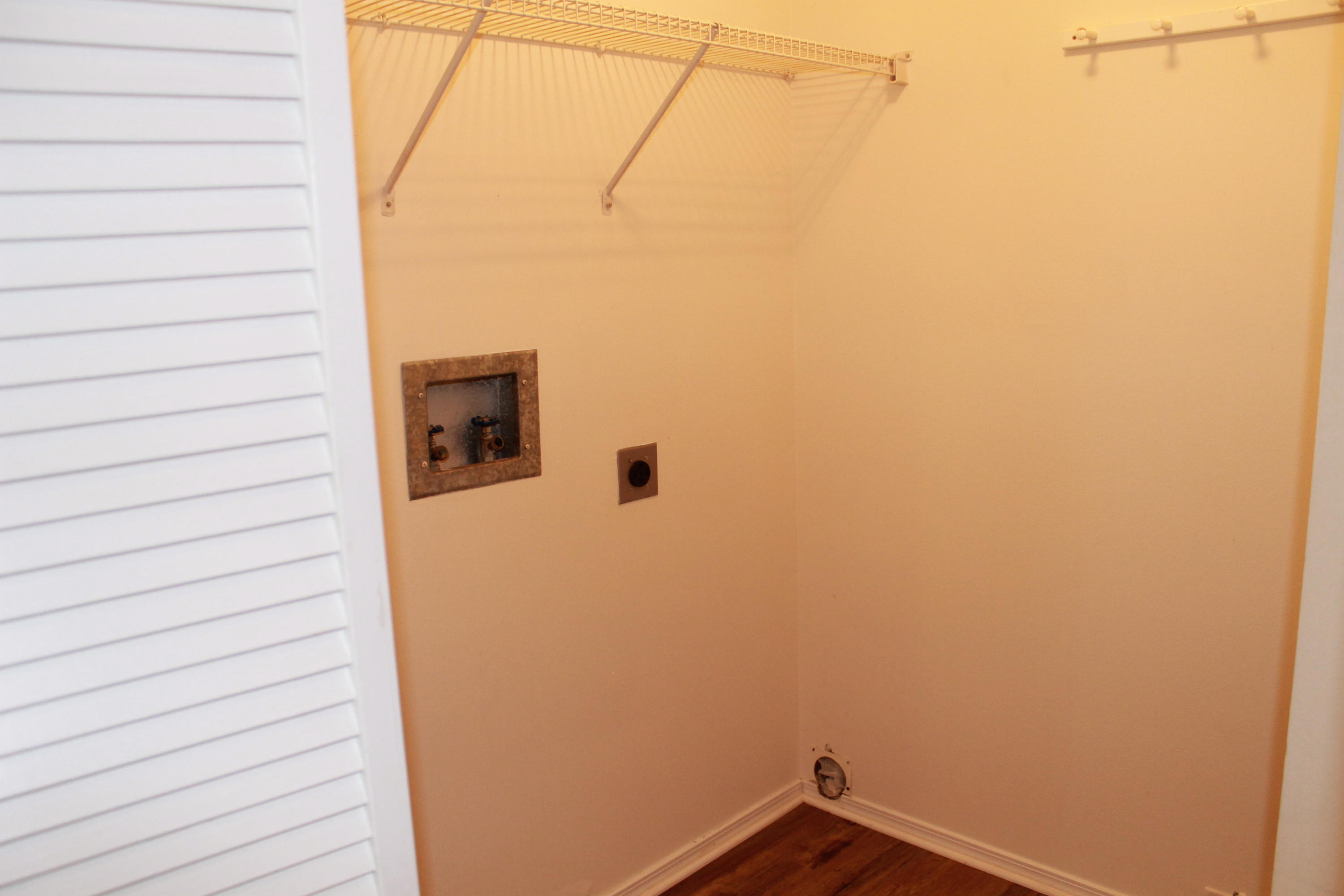 SHAY LIN TOWNHOMES - Residential Lease