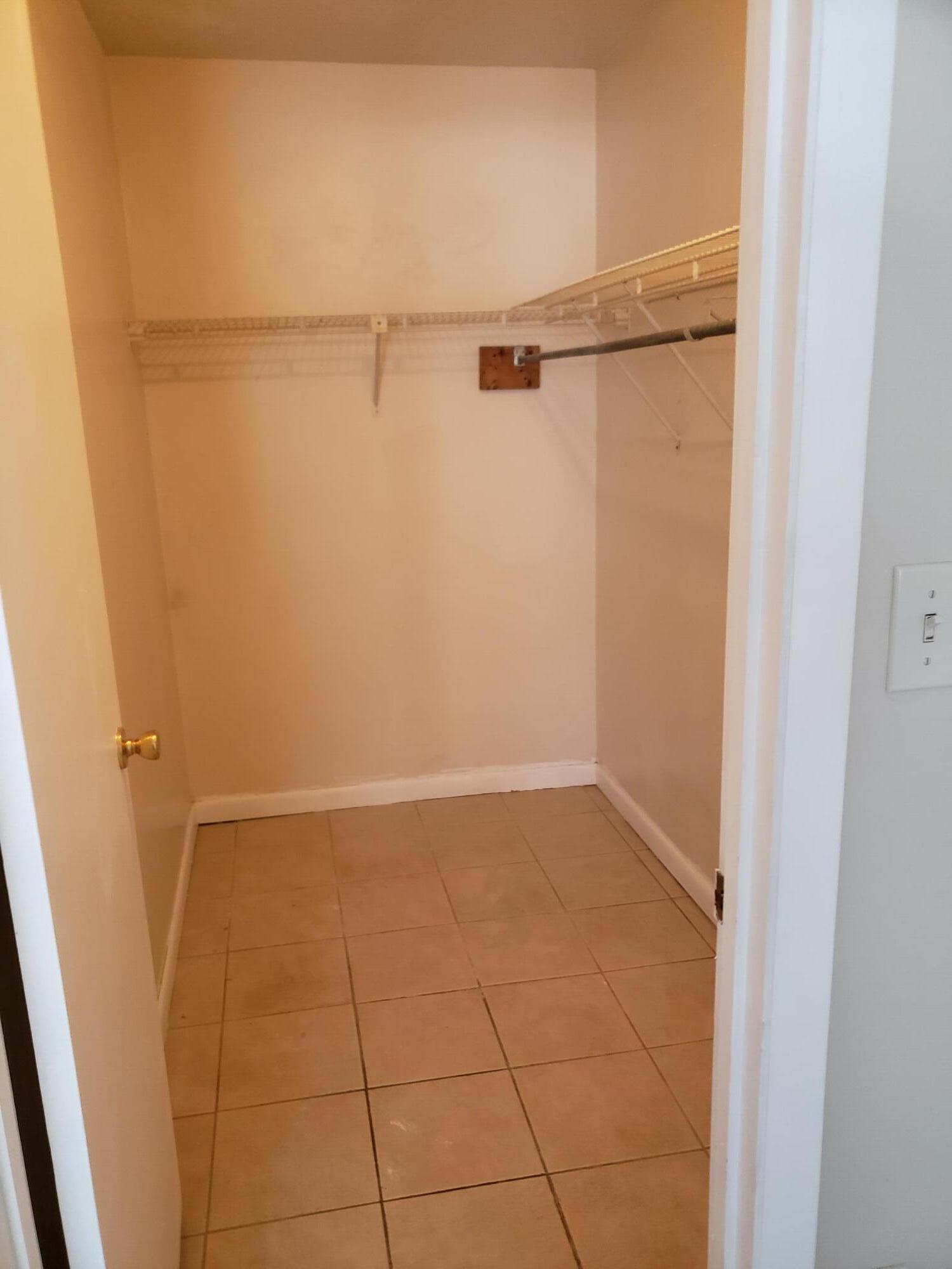 DOWNTOWNER - Residential Lease