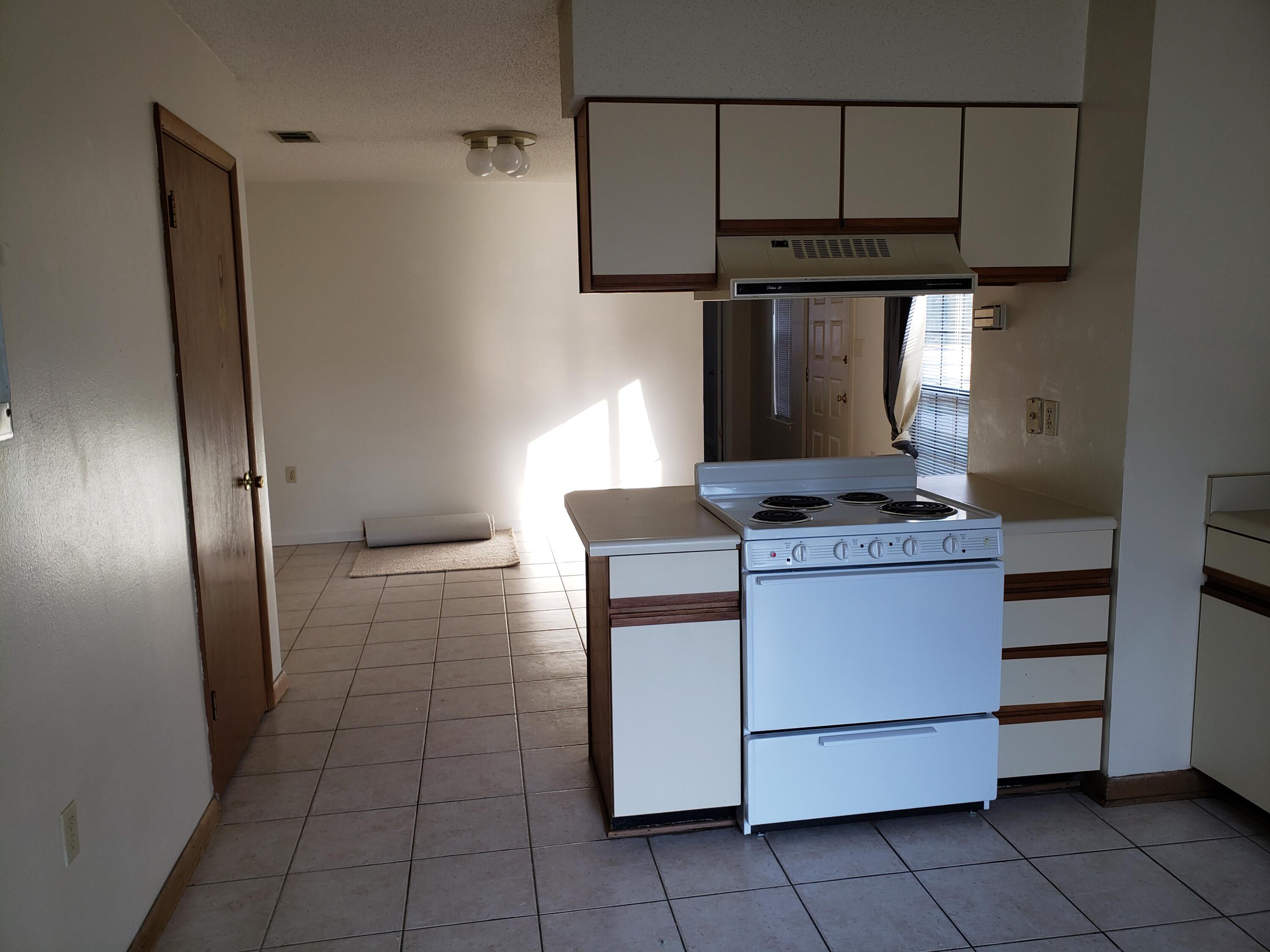 DOWNTOWNER - Residential Lease