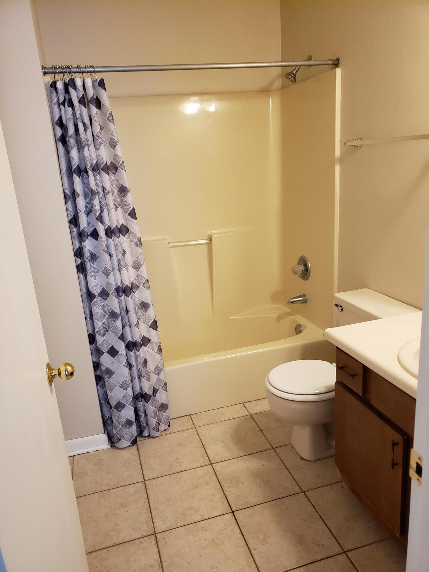 DOWNTOWNER - Residential Lease