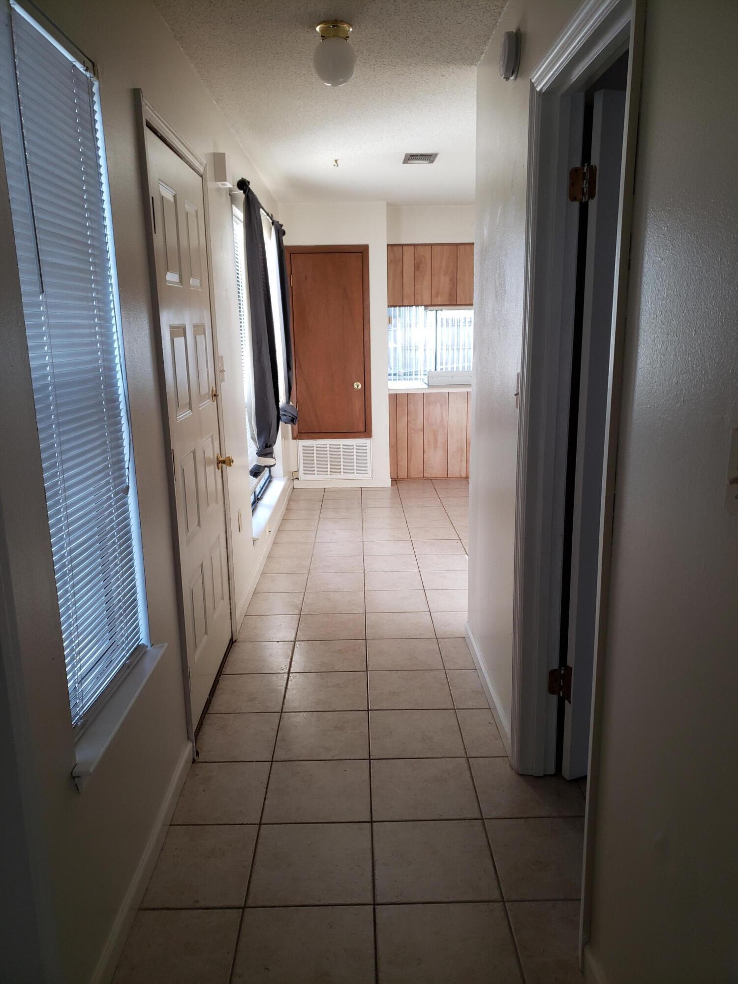 DOWNTOWNER - Residential Lease