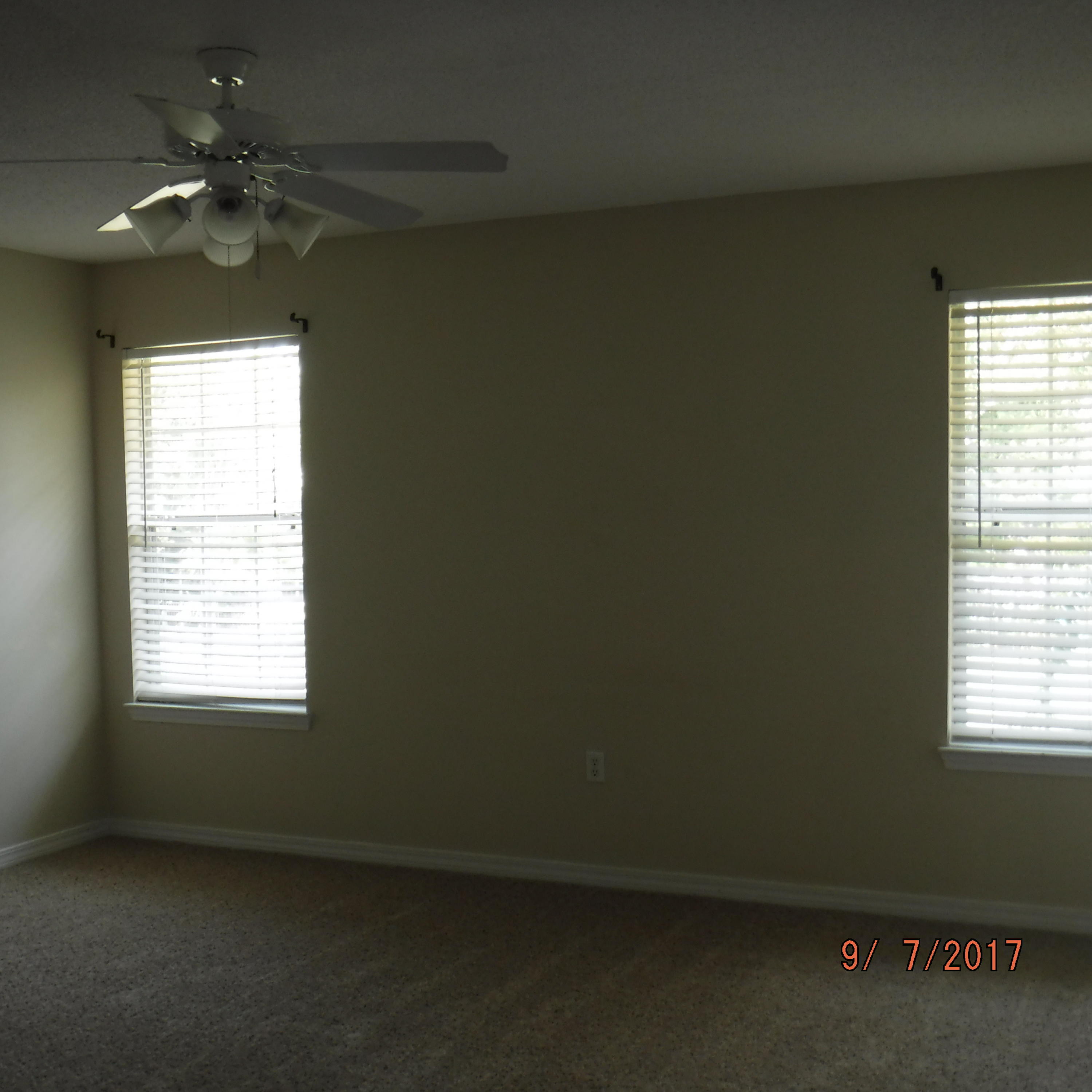 TWIN LAKES ESTATES - Residential Lease