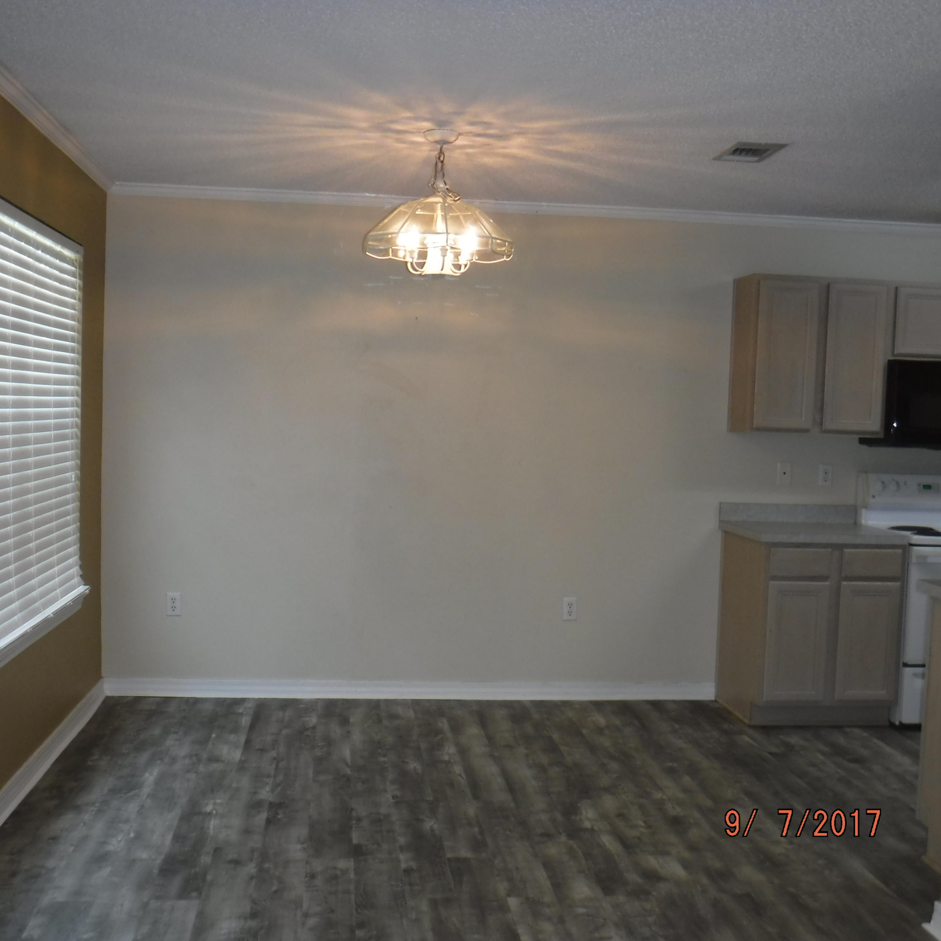 TWIN LAKES ESTATES - Residential Lease