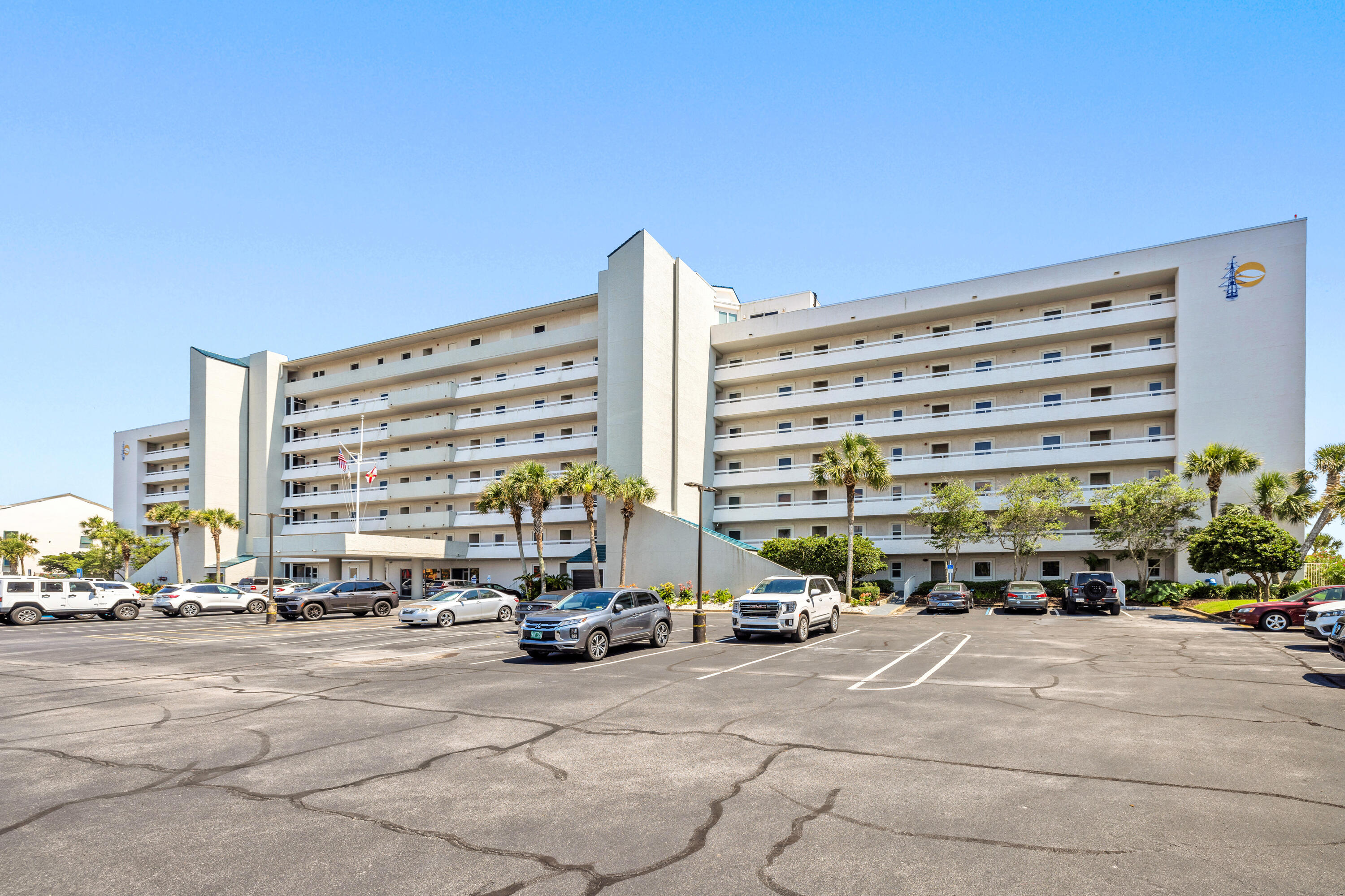 GRAND MARINER PH 1 - Residential
