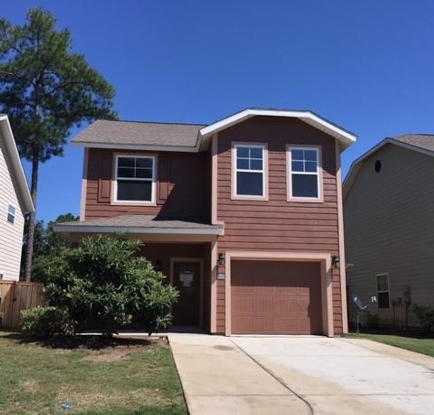 REO ~ Move In Ready! This 3 Bd / 2.5 Ba home in Plantation at Santa Rosa is move in ready with fresh paint, new carpet & new stainless appliances. The kitchen & dining / living area offer tile floors & there is access to the back patio from the living room. The master suite features a large walk in closet, double vanity, garden tub & separate shower. Santa Rosa Plantation features a community pool & is just minutes to shopping & dining, Grand Blvd, Sandestin & the beaches of South Walton. Don't miss out on this great home. This is a Fannie Mae HomePath property.
