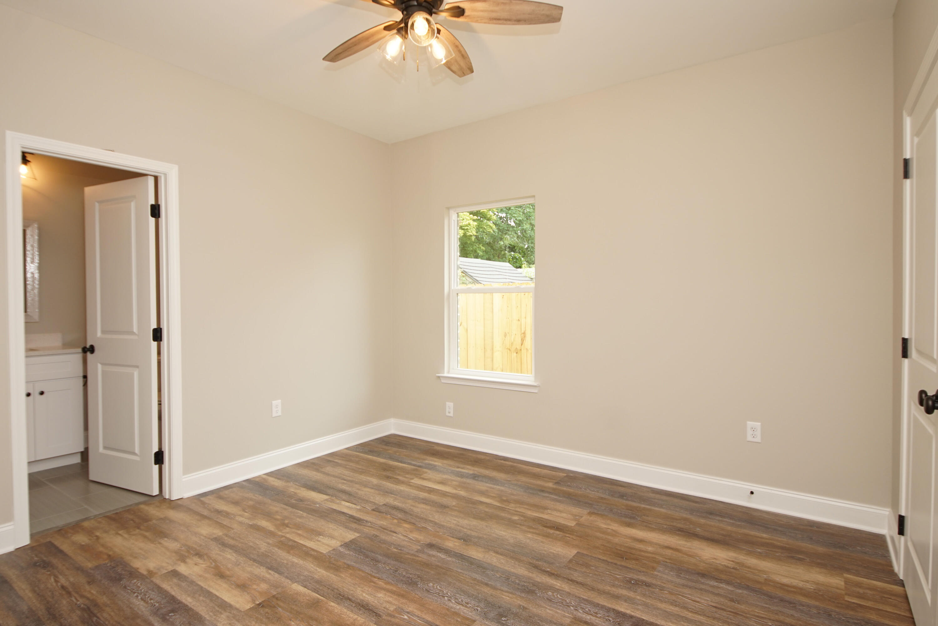 10th Add Elliotts Point - Residential