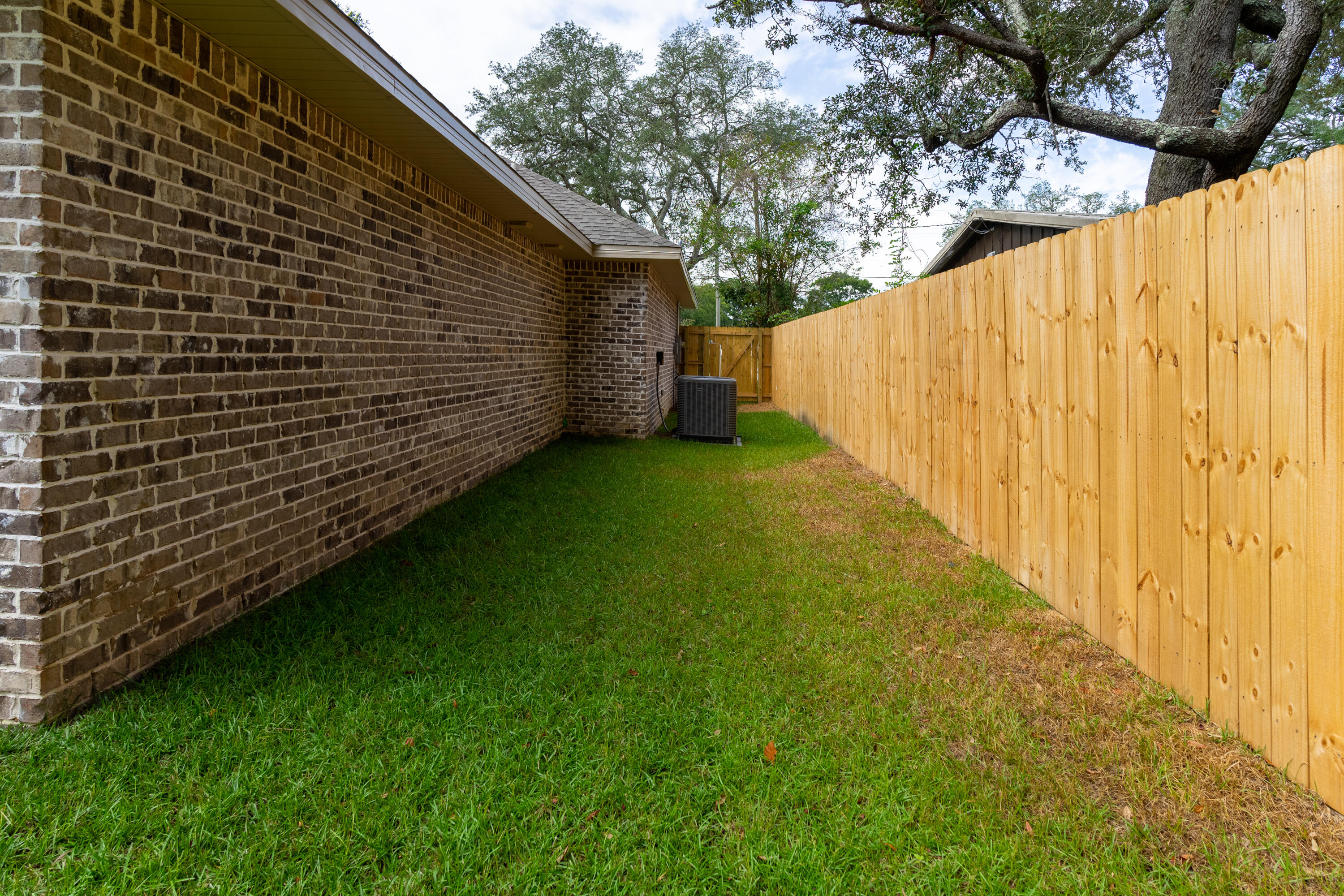 10th Add Elliotts Point - Residential