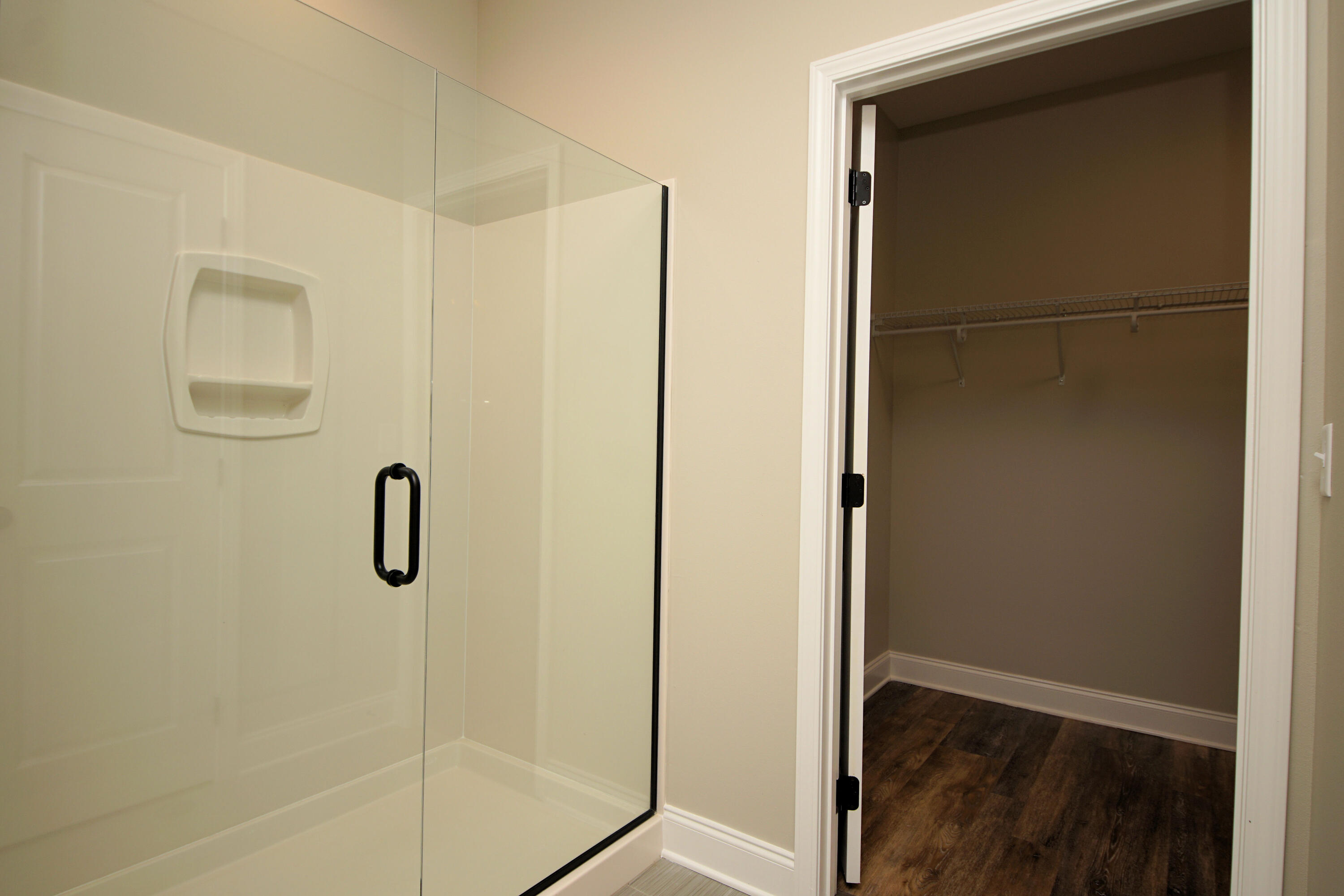 10th Add Elliotts Point - Residential