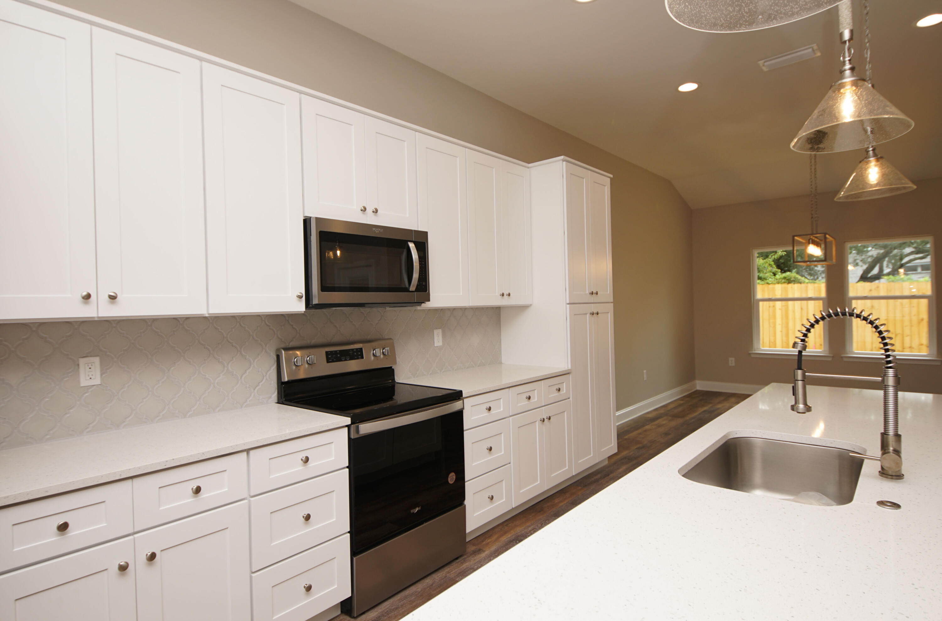 10th Add Elliotts Point - Residential