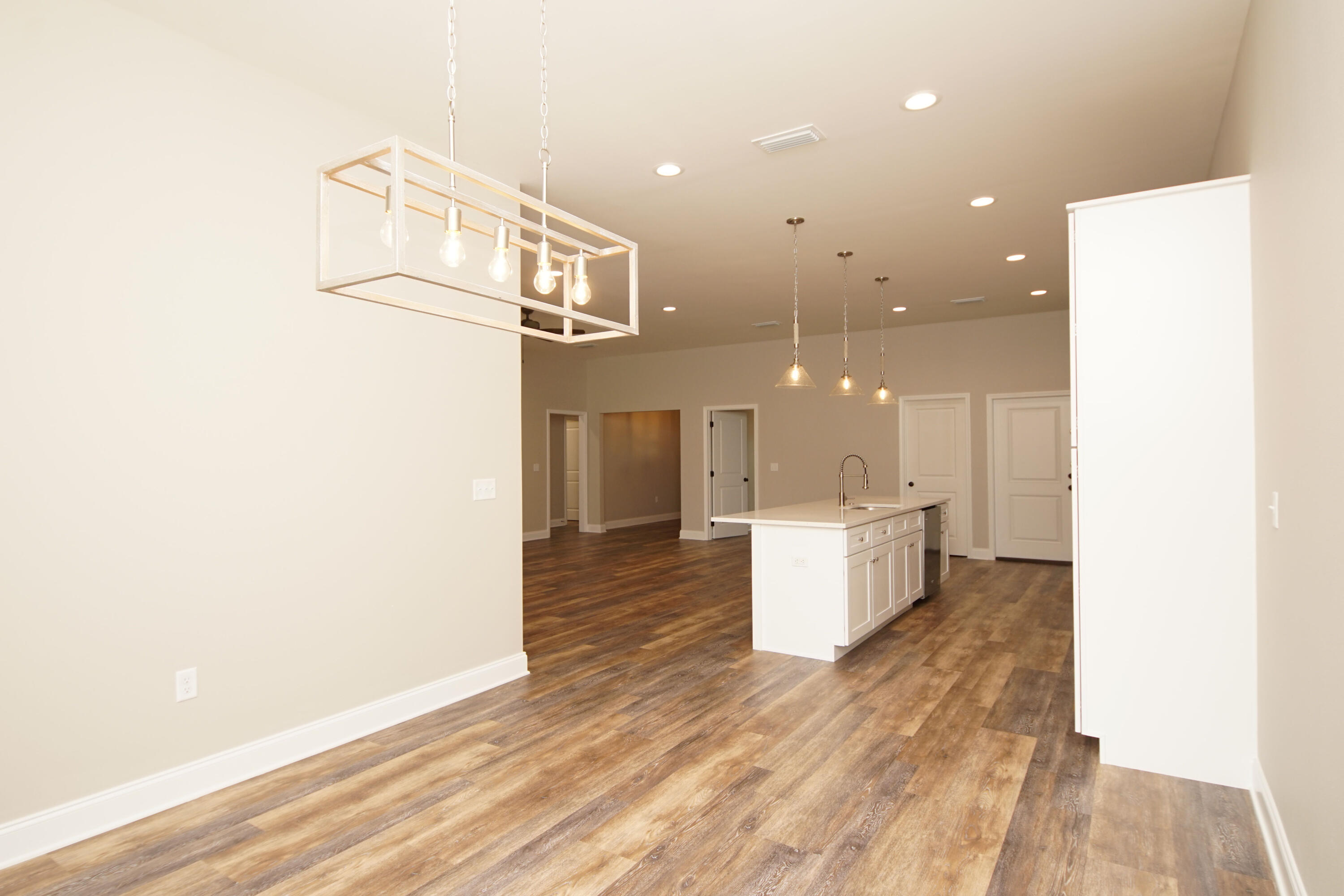 10th Add Elliotts Point - Residential