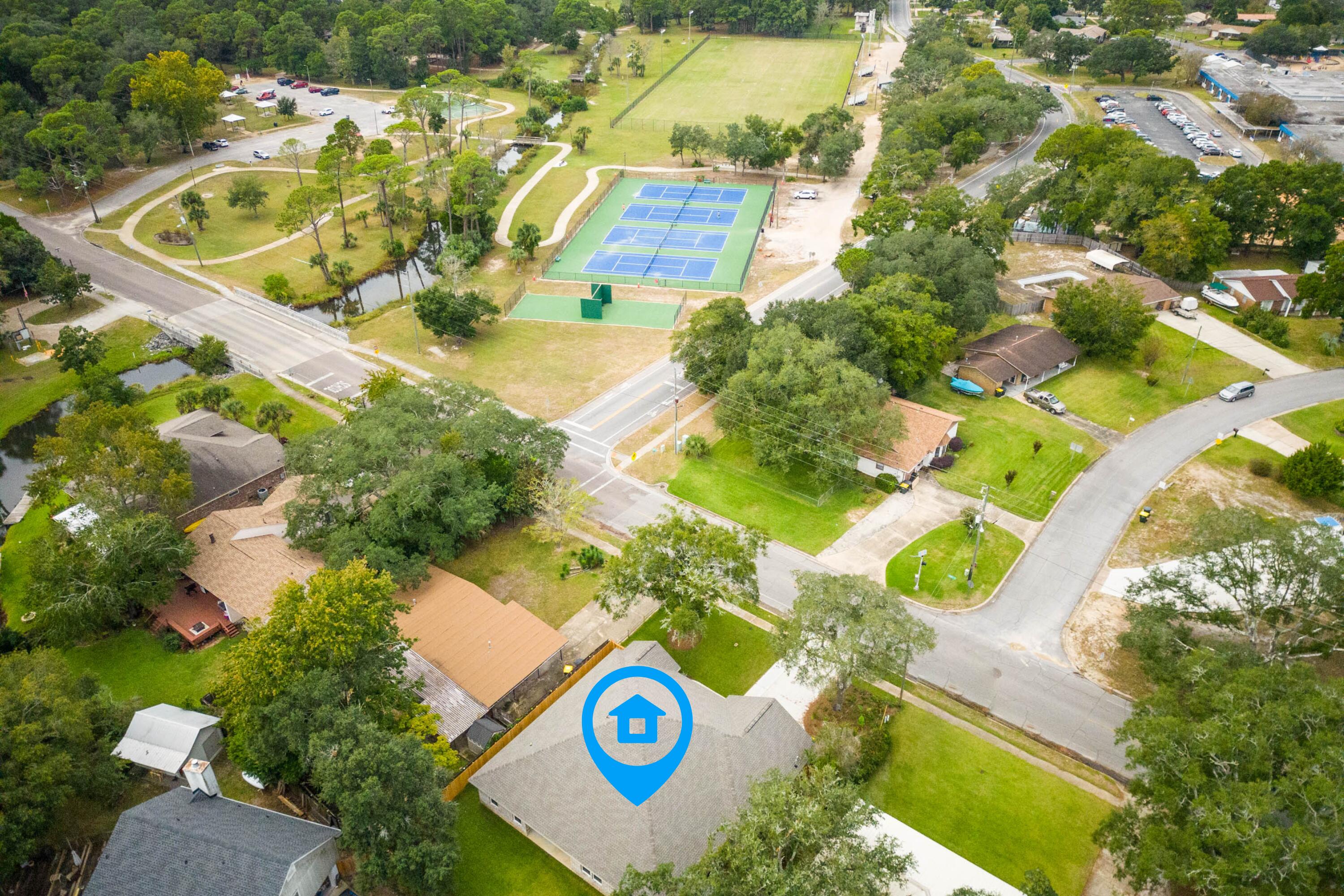 10th Add Elliotts Point - Residential