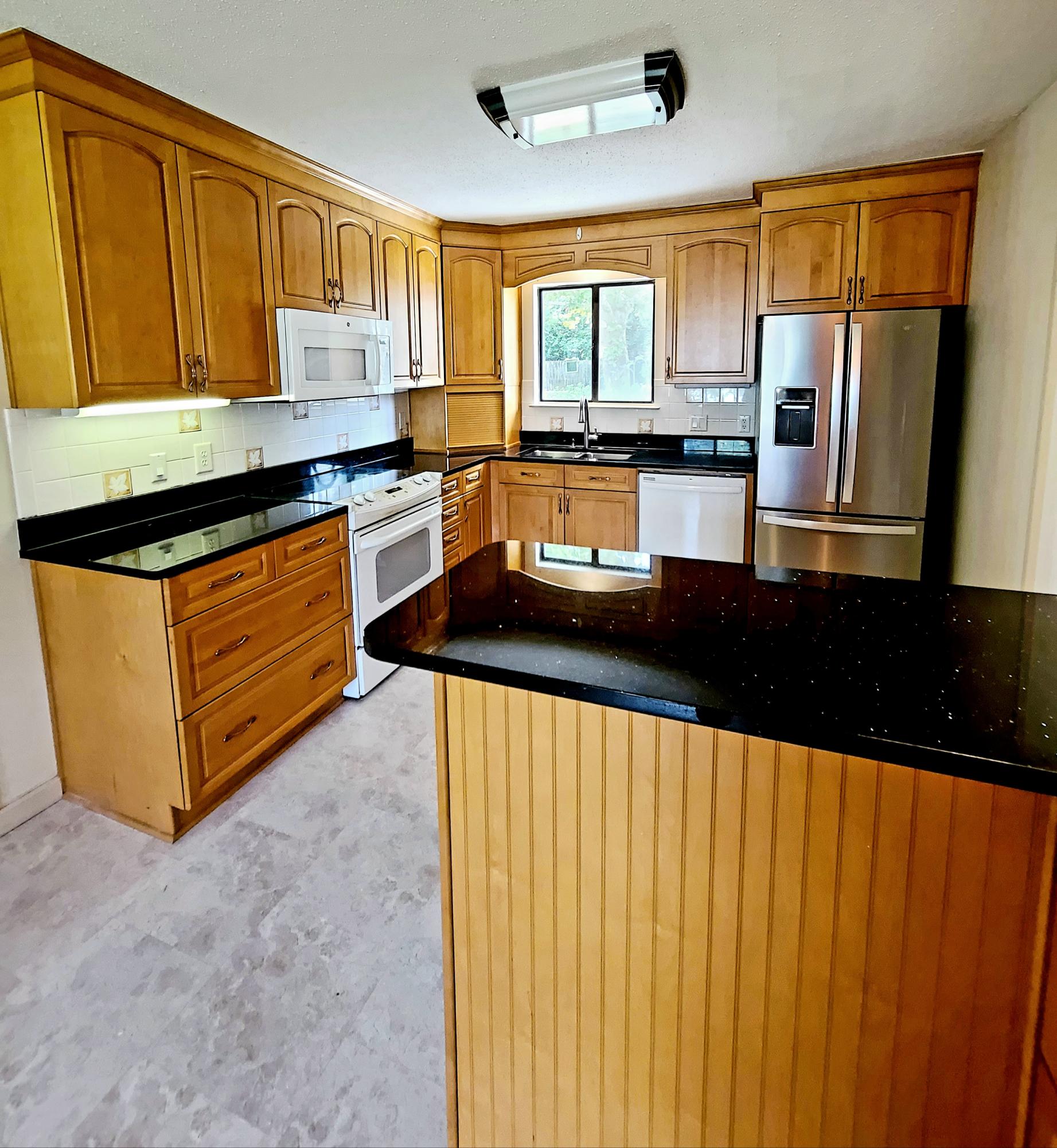 TIMBERLAKE ESTATES - Residential