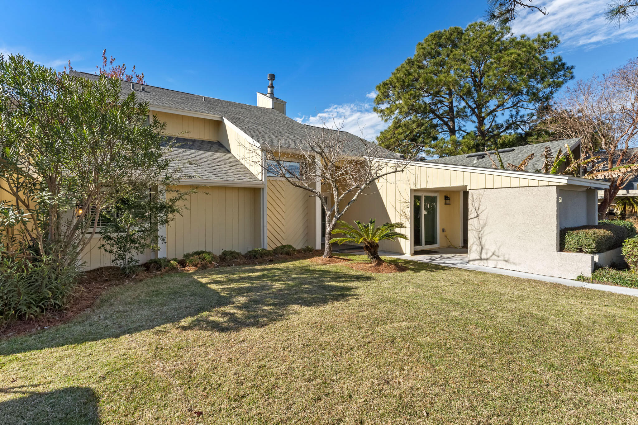 LINKSIDE VILLAGE UNIT 1 - Residential