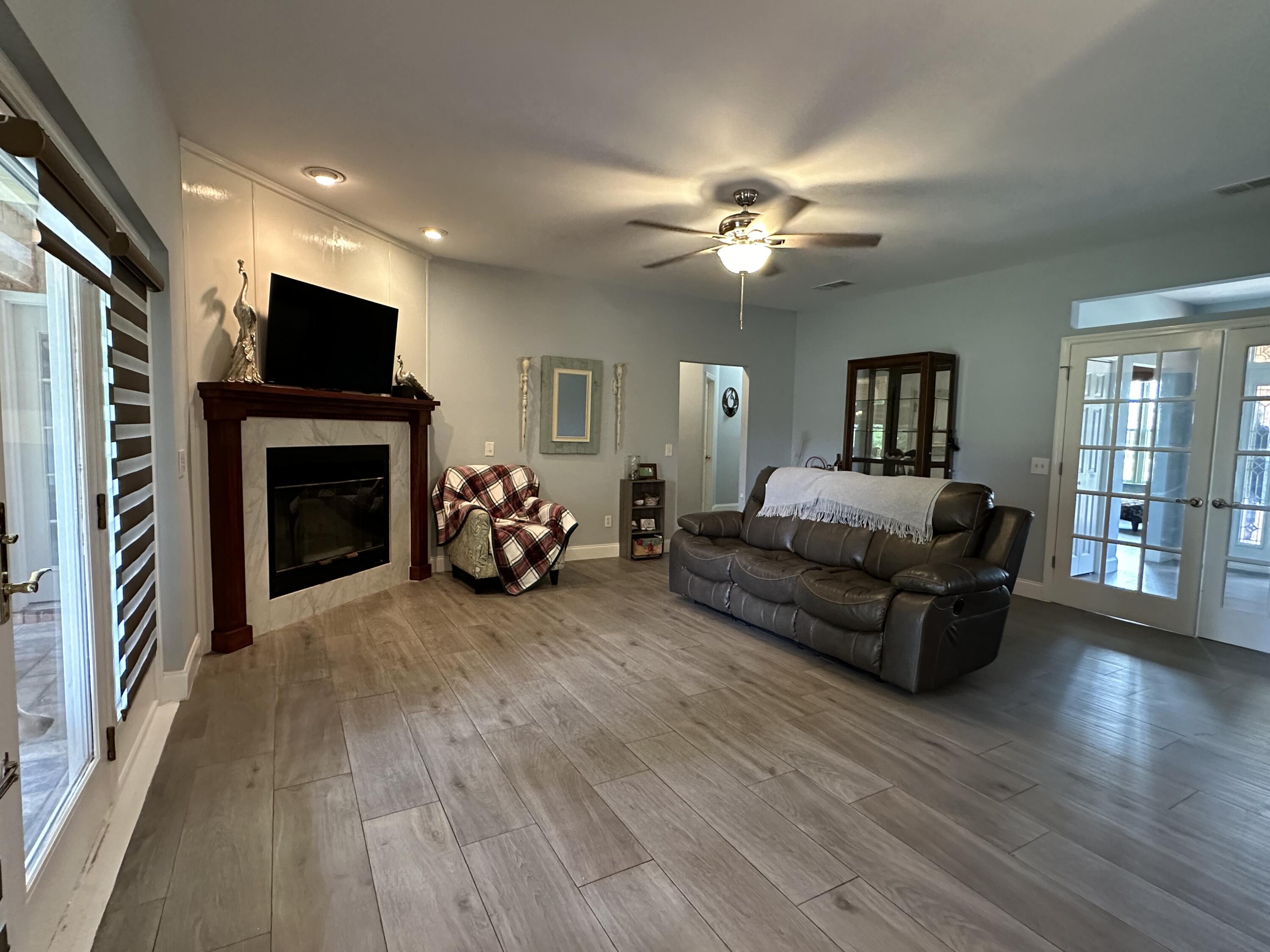 WOODMERE - Residential