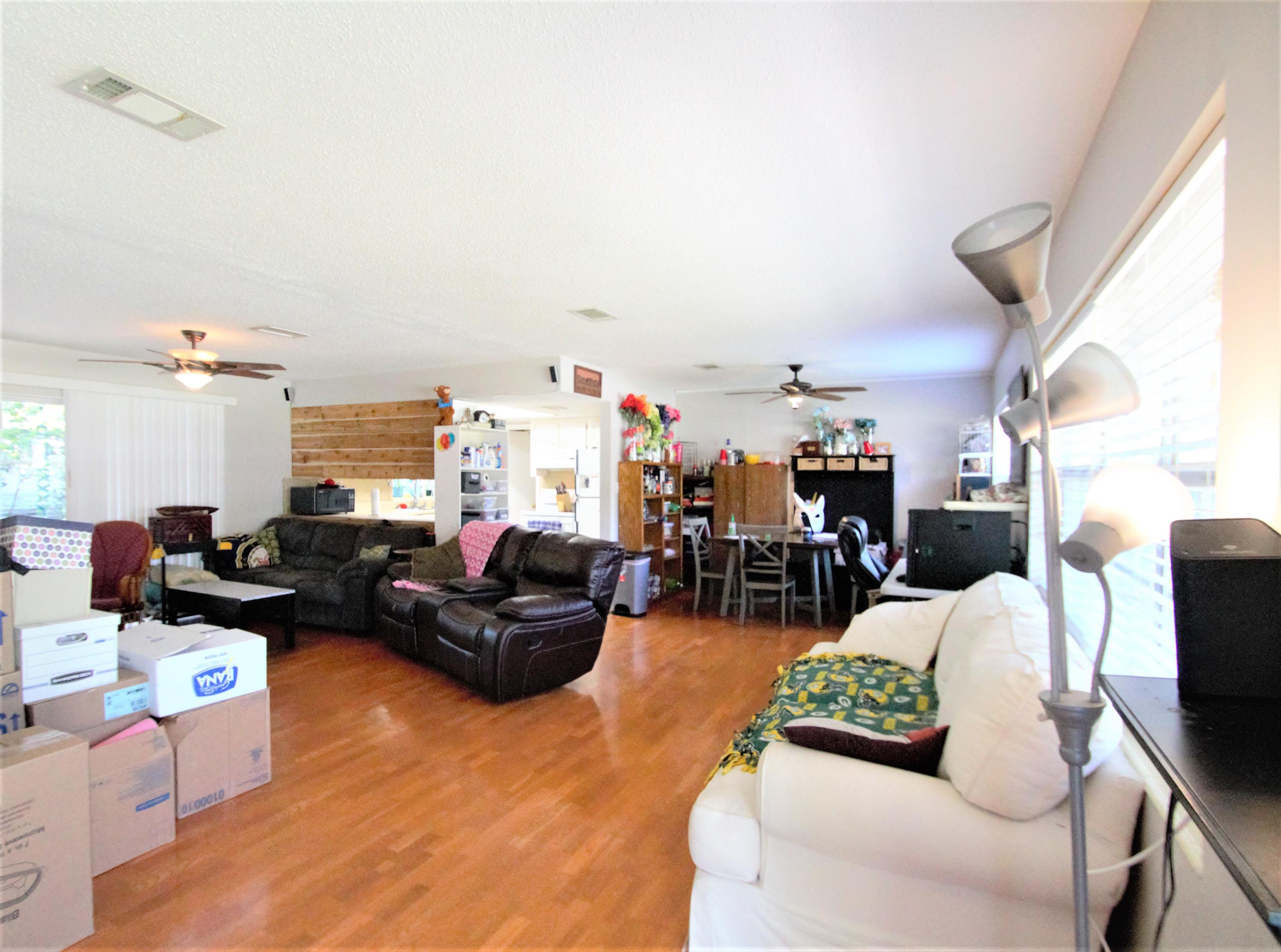 OAK TREE PARK - Residential