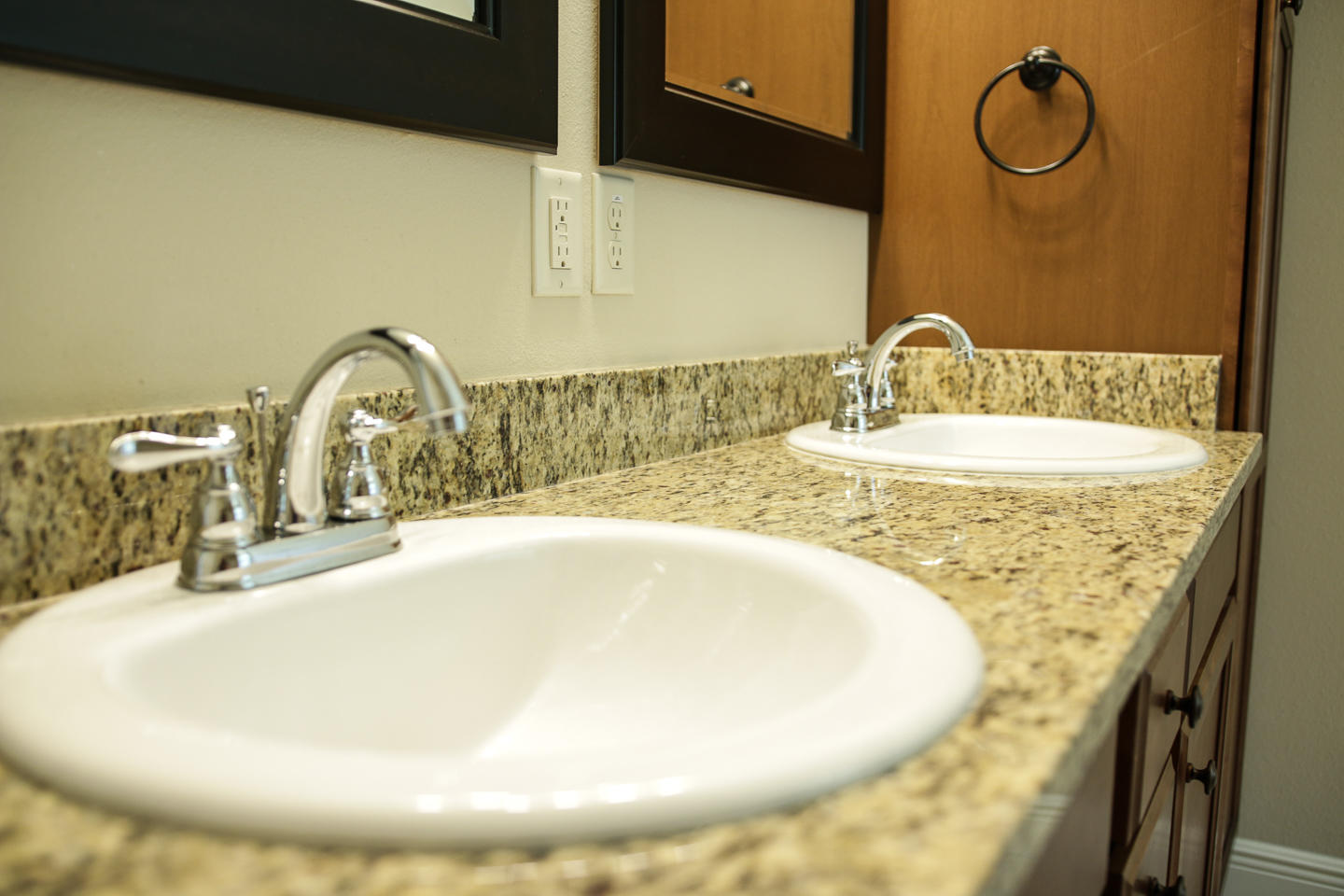 TRAILWOOD ESTATES - Residential Lease