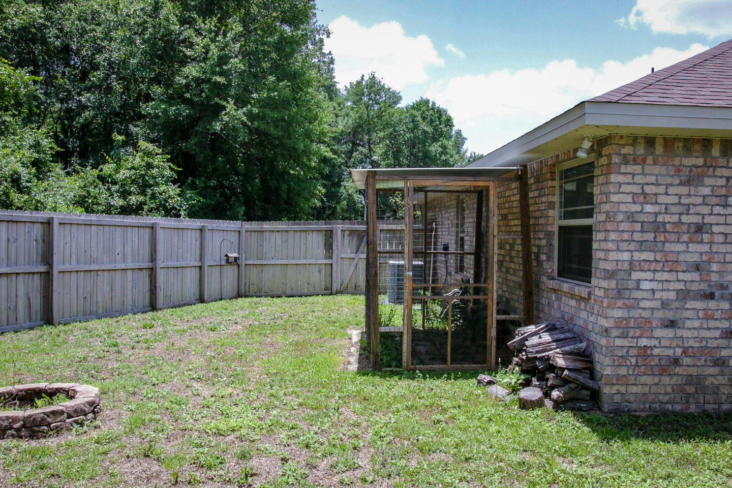 TRAILWOOD ESTATES - Residential Lease