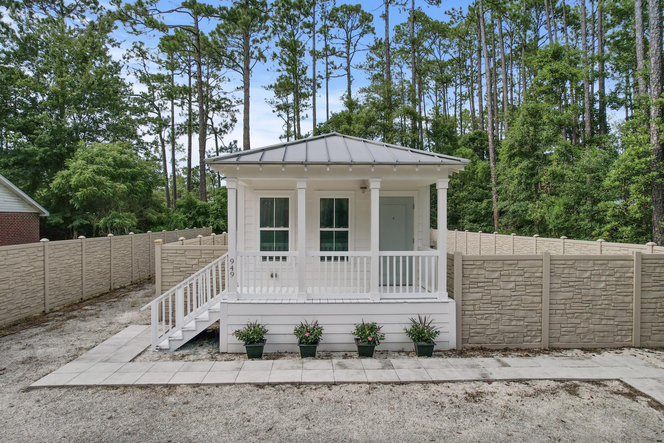 Magnolia Beach - Residential