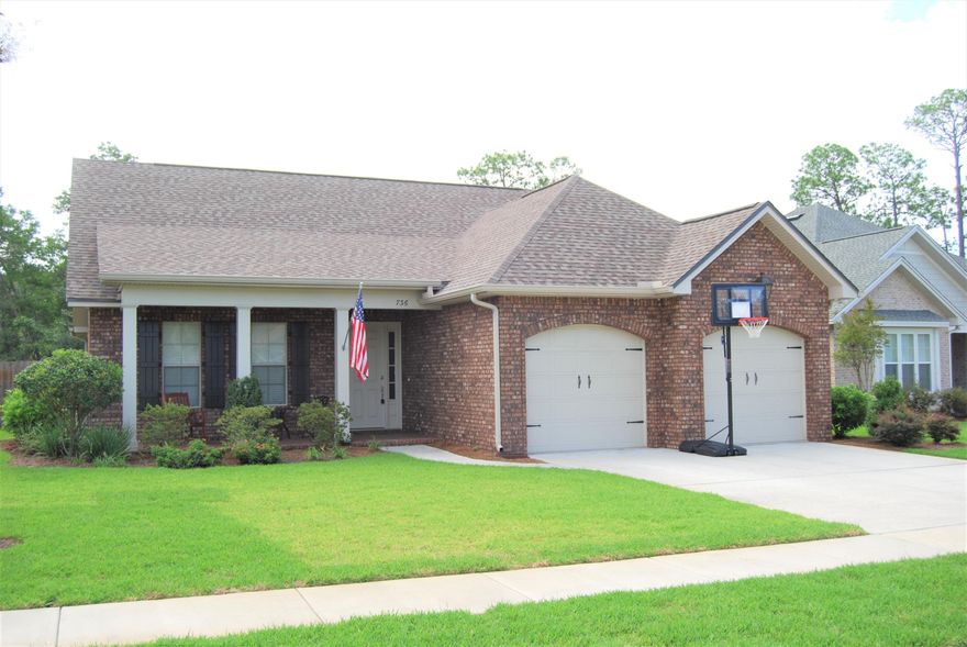 THIS BEAUTIFUL ONE OWNER HOME LOCATED IN THE POPULAR SUBDIVISION OF MAGNOLIA WOODS IS A MUST TO SEE! AS YOU WALK THROUGH THE FRONT DOOR THE OPEN FLOOR PLAN WELCOMES YOU INTO THE FAMILY AND DINING AREAS WITH 10' CEILINGS ENCOMPASSED WITH CROWN MOLDING MAKING YOU FEEL RIGHT AT HOME. THE KITCHEN BOASTS GRANITE COUNTER TOPS, RECESSED LIGHTING AND THE EVER SO POPULAR STAINLESS STEEL APPLIANCES. THE HOME IS A BLANK SLATE FOR YOU TO MAKE YOUR OWN HAVING 4 BEDROOMS AND 3 FULL BATHS.THE FAMILY GRILLMASTER WILL LOVE THE BACKYARD PERFECT FOR GET TOGETHERS WITH FAMILY AND FRIENDS. THE SCREENED IN PORCH IS INVITING FOR THOSE RELAXING SUMMER AND FALL AFTERNOON AND EVENINGS. THIS FAMILY FRIENDLY COMMUNITY HAS SIDEWALKS FOR CHILDREN AND PARENTS ALIKE TO TAKE THEIR DAILY STROLLS AND VISIT W/NEIGHBORS.