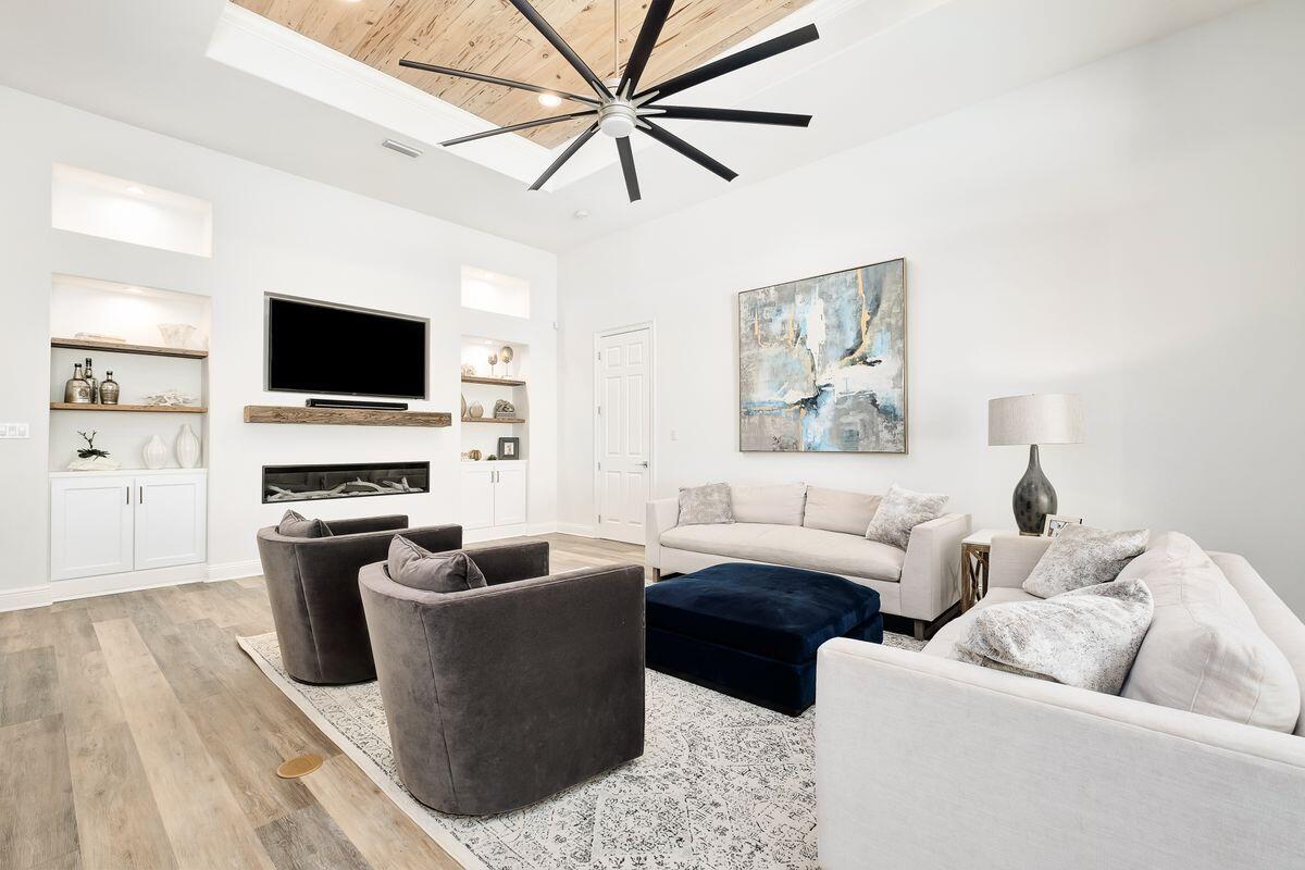 REGATTA BAY PATIO HOMES - Residential