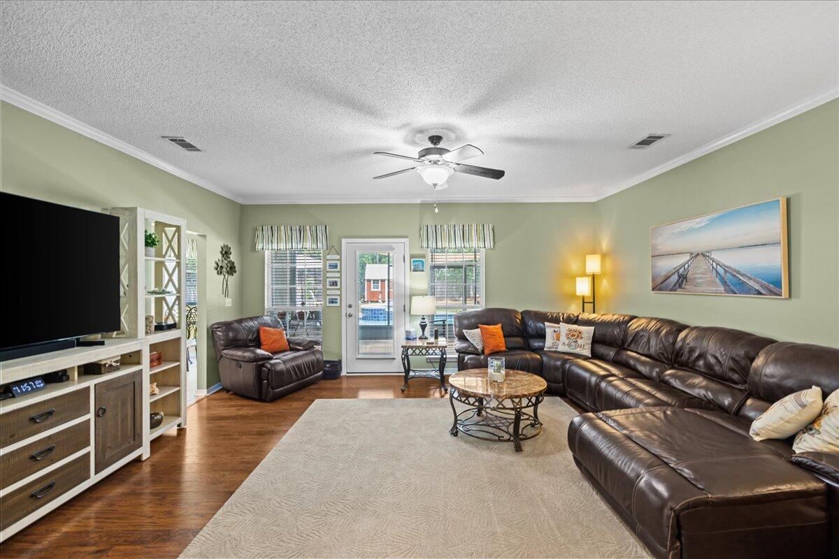 DANA POINTE - Residential