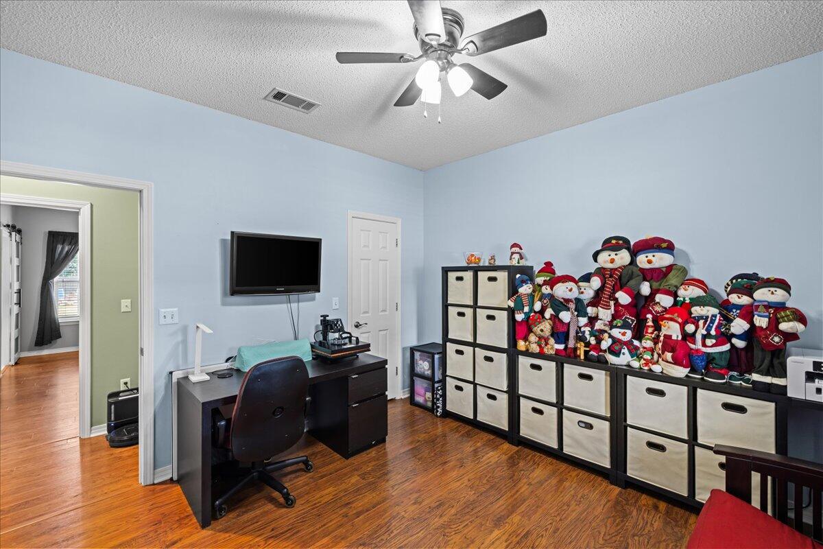 DANA POINTE - Residential